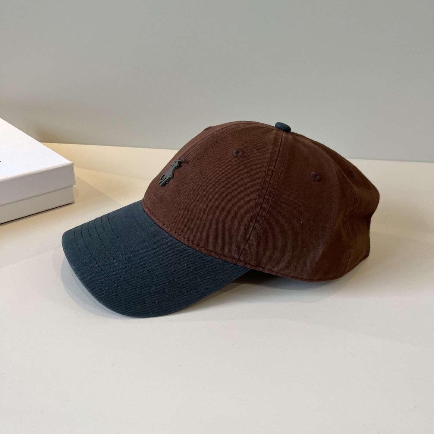  保罗🧢官网新品，棒球帽，原单品质火爆来袭 🔥🎩 工艺非常精美 高档大气上档次！低调奢华，方便携带！跑量