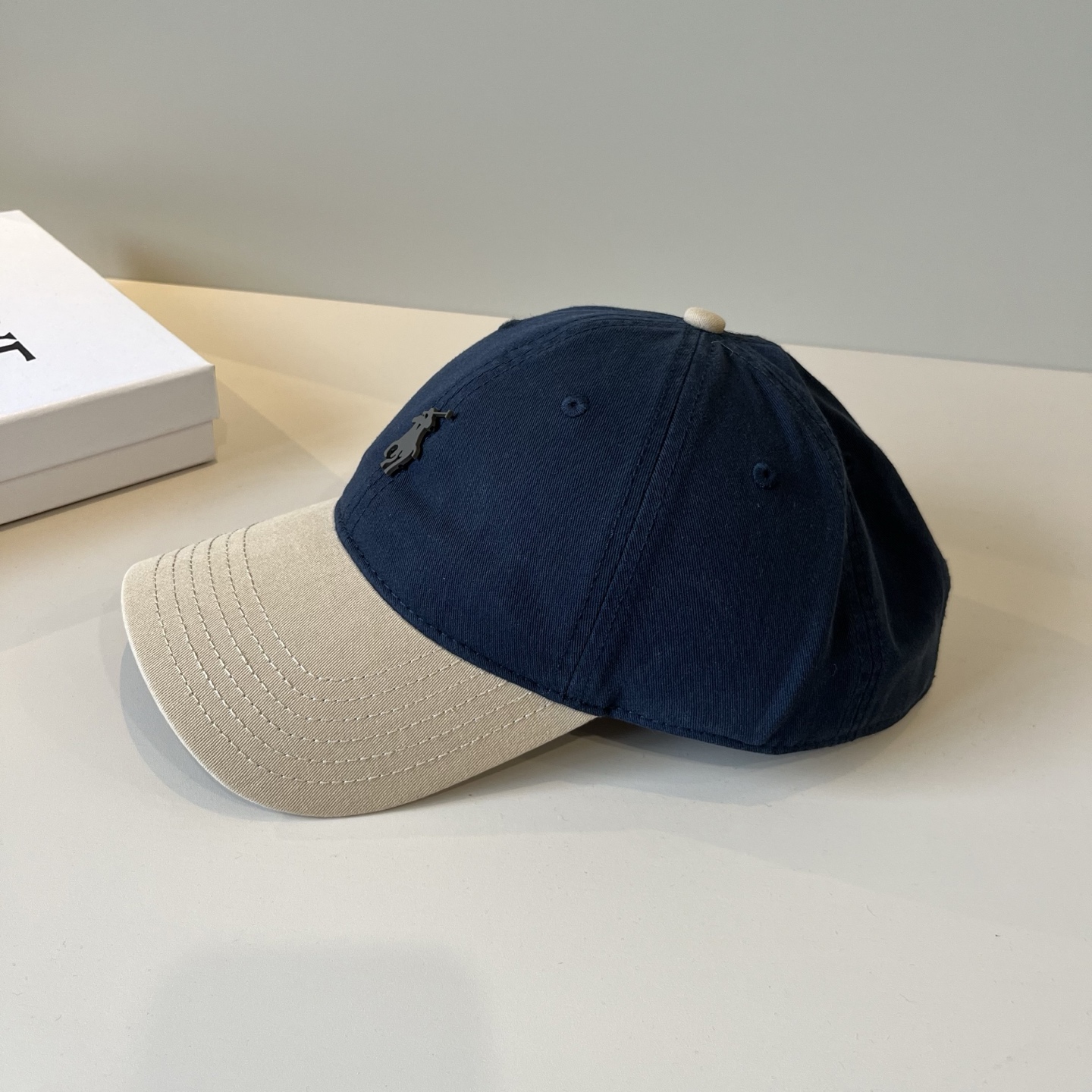  保罗🧢官网新品，棒球帽，原单品质火爆来袭 🔥🎩 工艺非常精美 高档大气上档次！低调奢华，方便携带！跑量