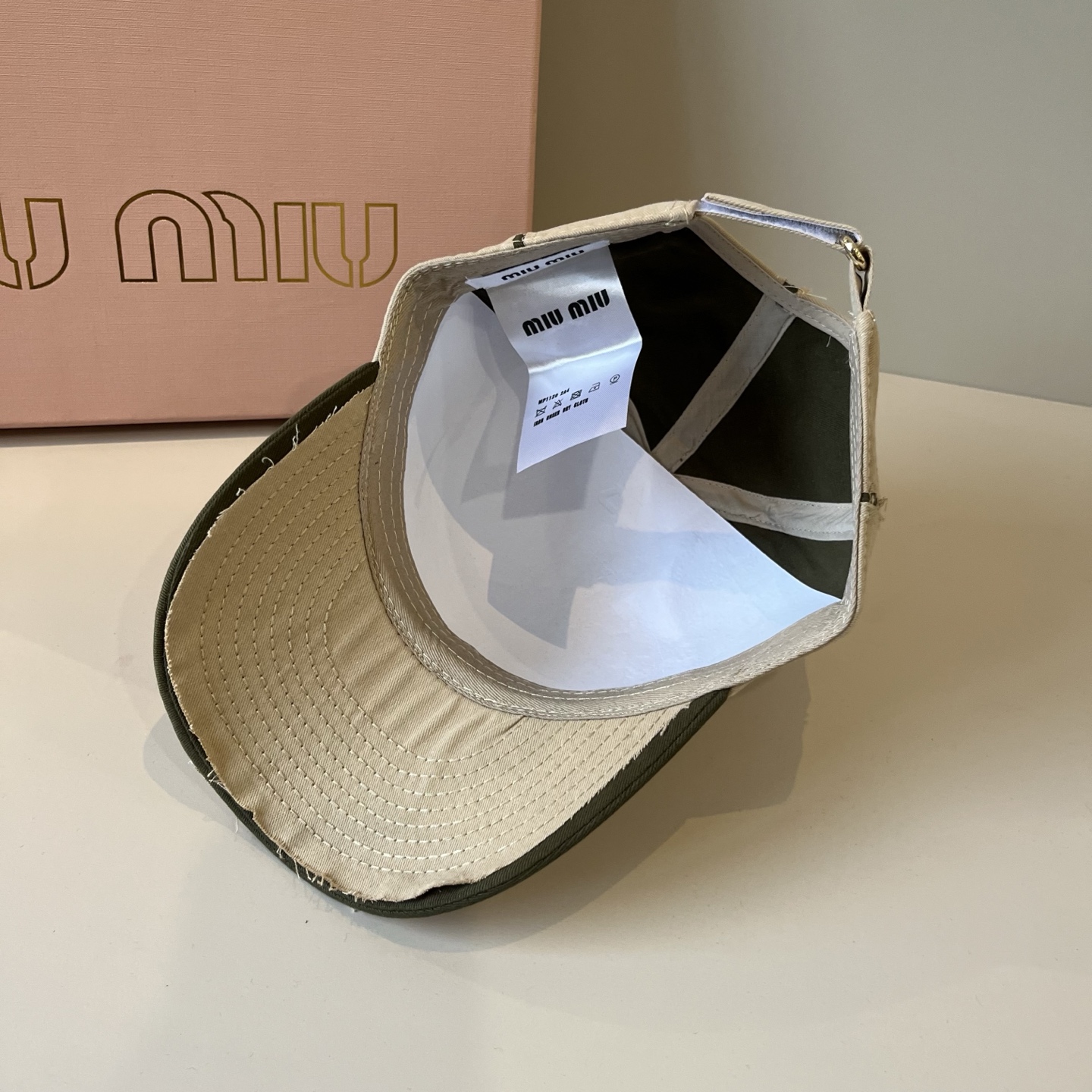  谬谬miumiu 原单春夏新款棒球帽，正品开模订制，原版做工细致质量超赞！