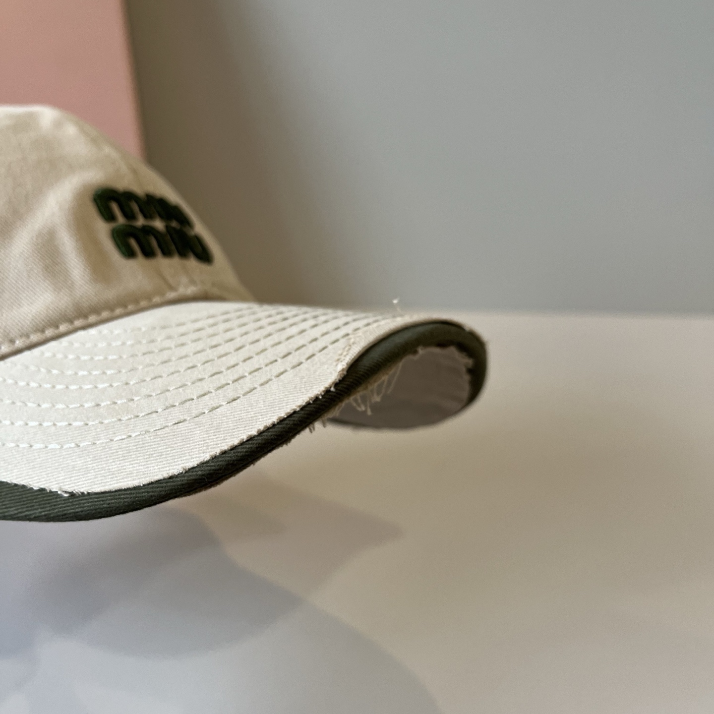  谬谬miumiu 原单春夏新款棒球帽，正品开模订制，原版做工细致质量超赞！