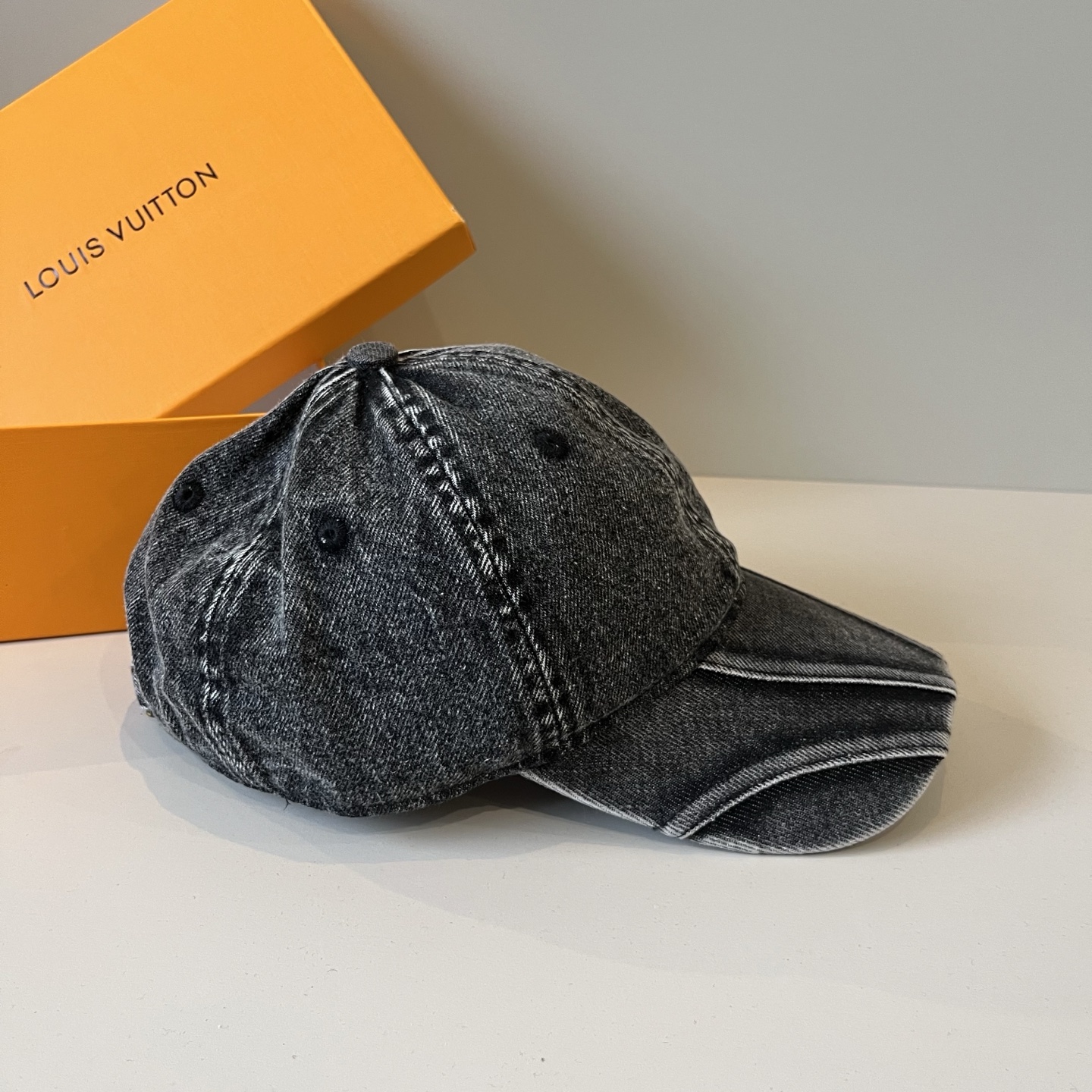 🧢路易威登棒球帽 LouisVuitton😍新款LV棒球帽，重工打造♥️高端大气，百搭款🤗男女通用！跑量