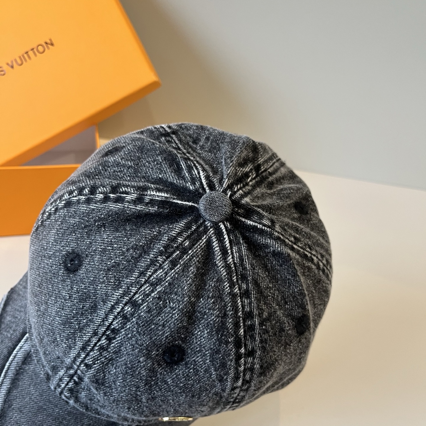 🧢路易威登棒球帽 LouisVuitton😍新款LV棒球帽，重工打造♥️高端大气，百搭款🤗男女通用！跑量