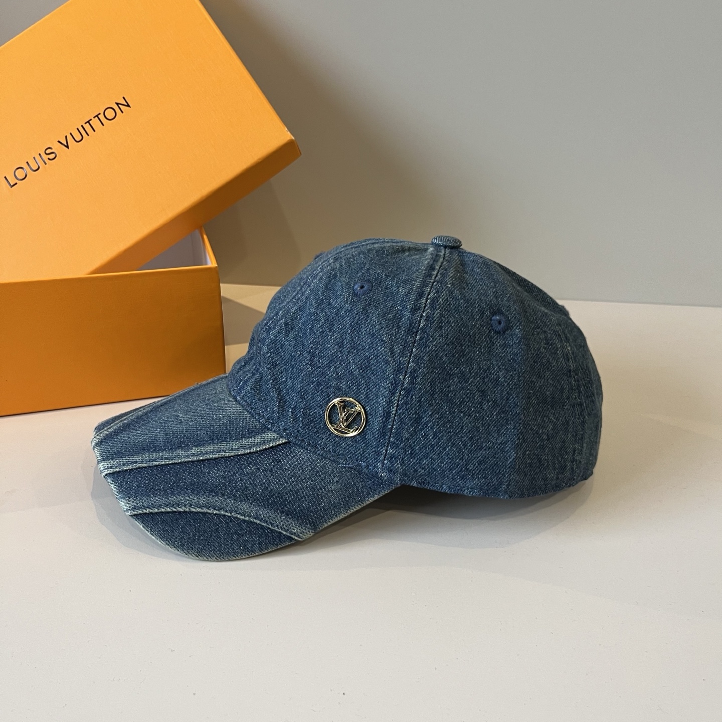 🧢路易威登棒球帽 LouisVuitton😍新款LV棒球帽，重工打造♥️高端大气，百搭款🤗男女通用！跑量