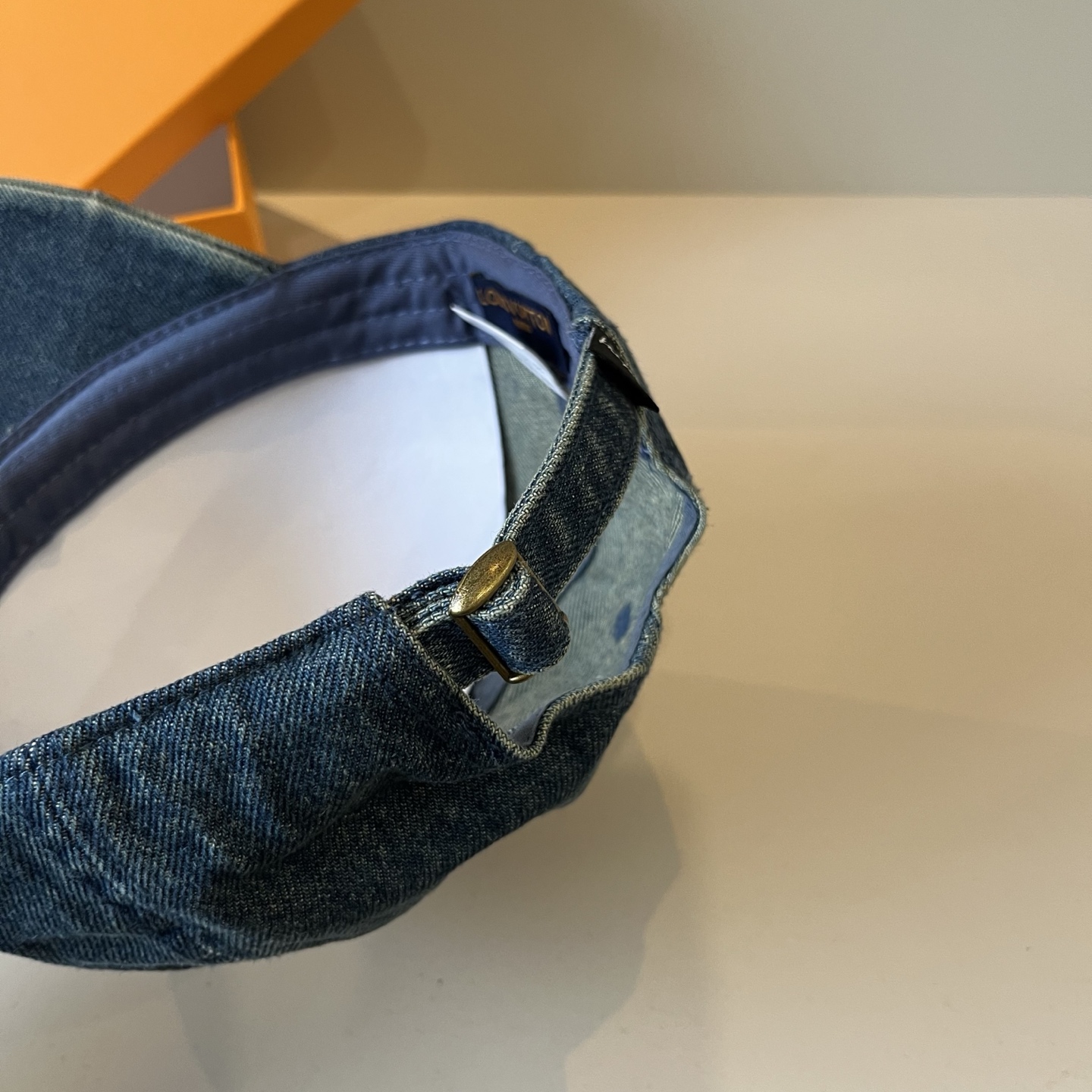 🧢路易威登棒球帽 LouisVuitton😍新款LV棒球帽，重工打造♥️高端大气，百搭款🤗男女通用！跑量