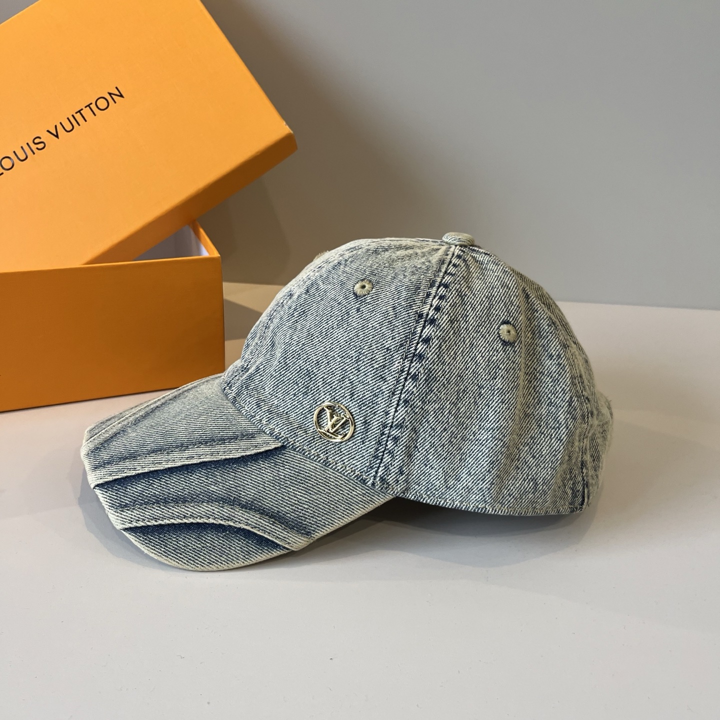 🧢路易威登棒球帽 LouisVuitton😍新款LV棒球帽，重工打造♥️高端大气，百搭款🤗男女通用！跑量