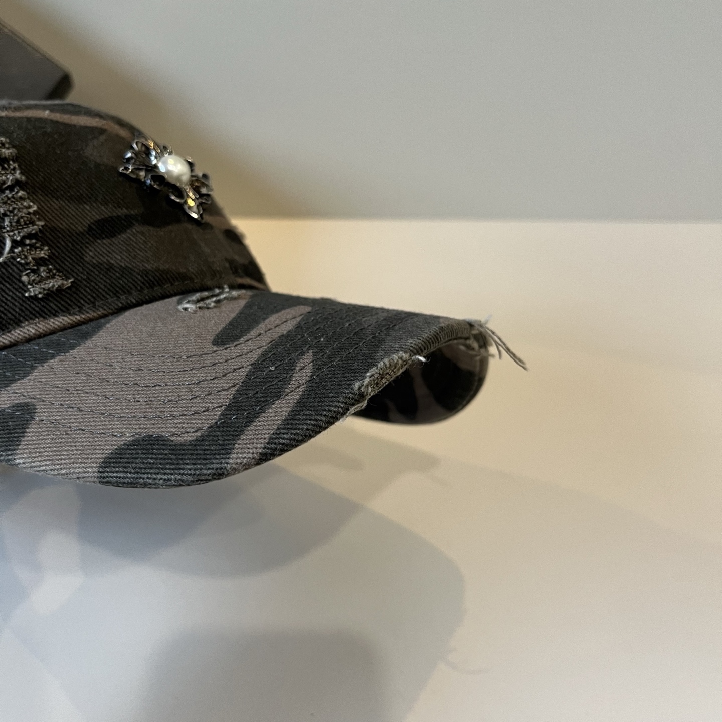  克罗心最新时尚前卫的休闲设计风格，戴上头就是这样好看看哦，做工精细，男女同款！