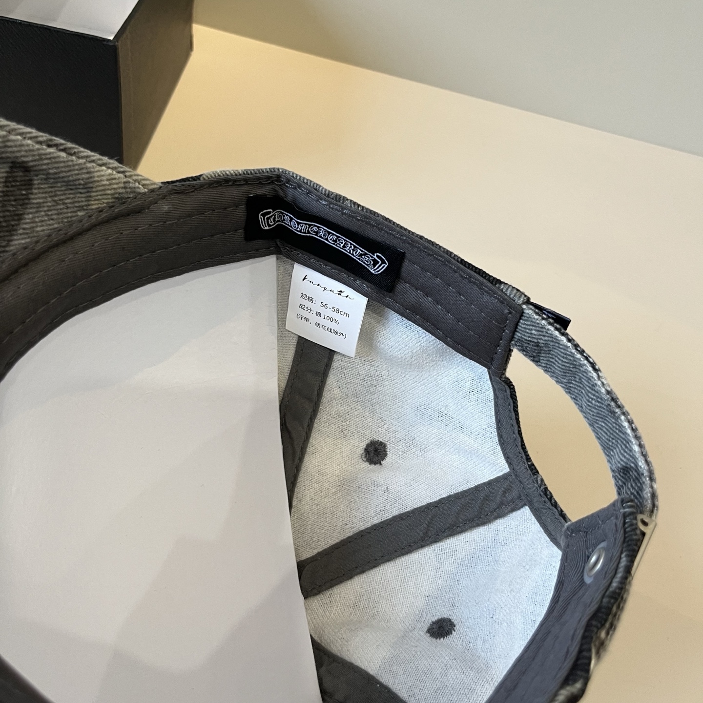  克罗心最新时尚前卫的休闲设计风格，戴上头就是这样好看看哦，做工精细，男女同款！