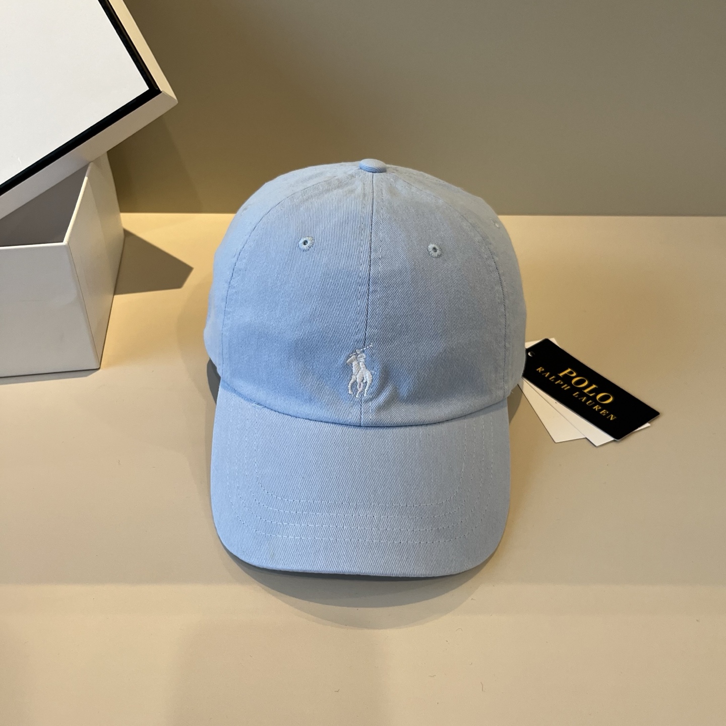 NO:361717,Paul's official website new products, baseball caps, original orders are coming with great quality, very exquisite craftsmanship, high-end, atmospheric and up-class!  Low-key luxury, easy to carry!  Run volume!  Hat Straw Hat Fisherman Hat Baseball Hat, Hats, espadrilles, hats保罗官网新品,棒球帽,原单品质火爆来袭 工艺非常精美 高档大气上档次！低调奢华,方便携带！跑量！帽子草帽渔夫帽棒球帽,帽子,espadrilles,hats,hat