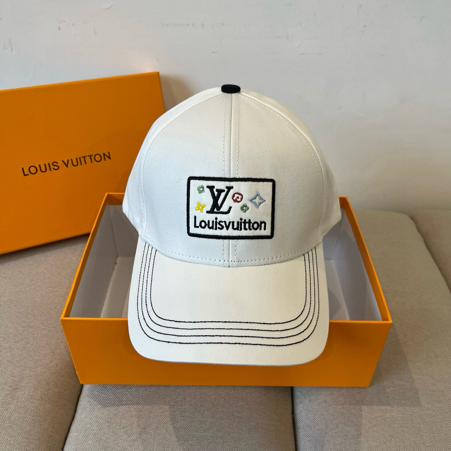 🧢路易威登棒球帽 LouisVuitton😍新款LV棒球帽，重工打造♥️高端大气，百搭款🤗男女通用！跑量
