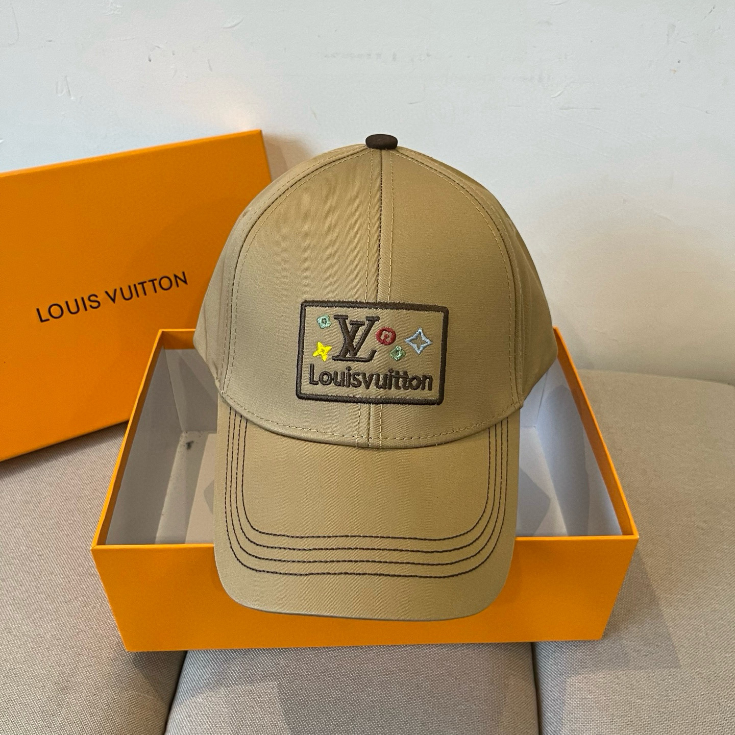 🧢路易威登棒球帽 LouisVuitton😍新款LV棒球帽，重工打造♥️高端大气，百搭款🤗男女通用！跑量