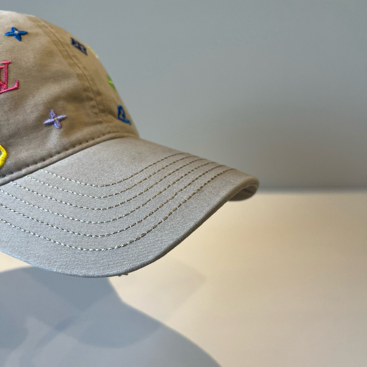 🧢路易威登棒球帽 LouisVuitton😍新款LV棒球帽，重工打造♥️高端大气，百搭款🤗男女通用！跑量