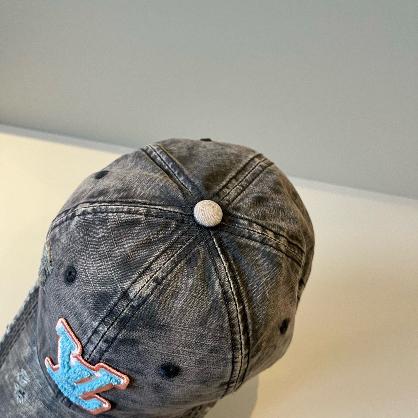 🧢路易威登棒球帽 LouisVuitton😍新款LV棒球帽，重工打造♥️高端大气，百搭款🤗男女通用！跑量