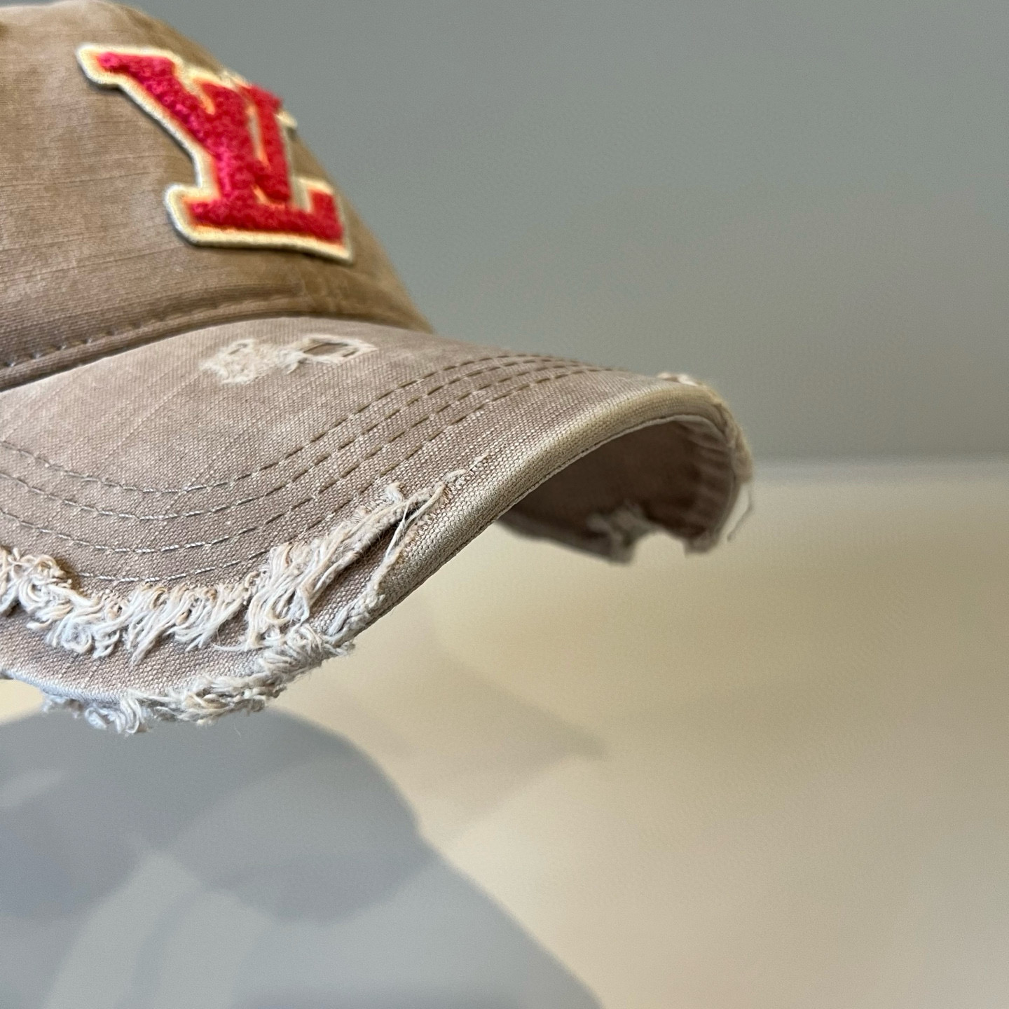 🧢路易威登棒球帽 LouisVuitton😍新款LV棒球帽，重工打造♥️高端大气，百搭款🤗男女通用！跑量