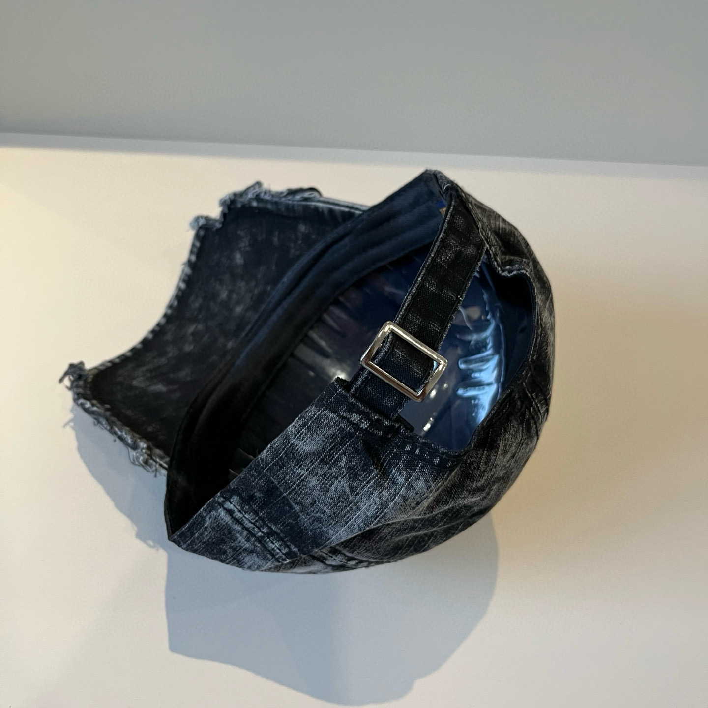 🧢路易威登棒球帽 LouisVuitton😍新款LV棒球帽，重工打造♥️高端大气，百搭款🤗男女通用！跑量