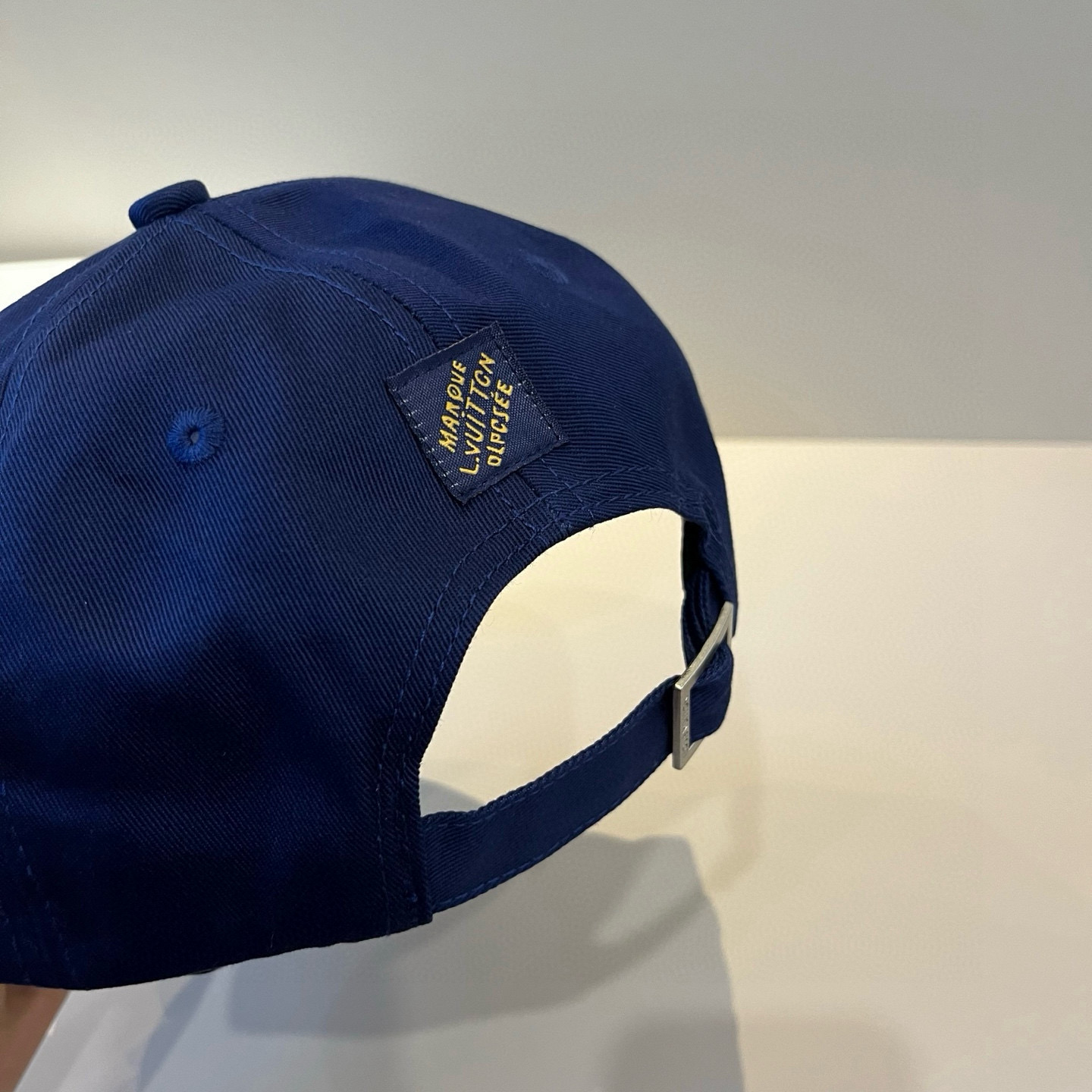 🧢路易威登棒球帽 LouisVuitton😍新款LV棒球帽，重工打造♥️高端大气，百搭款🤗男女通用！跑量