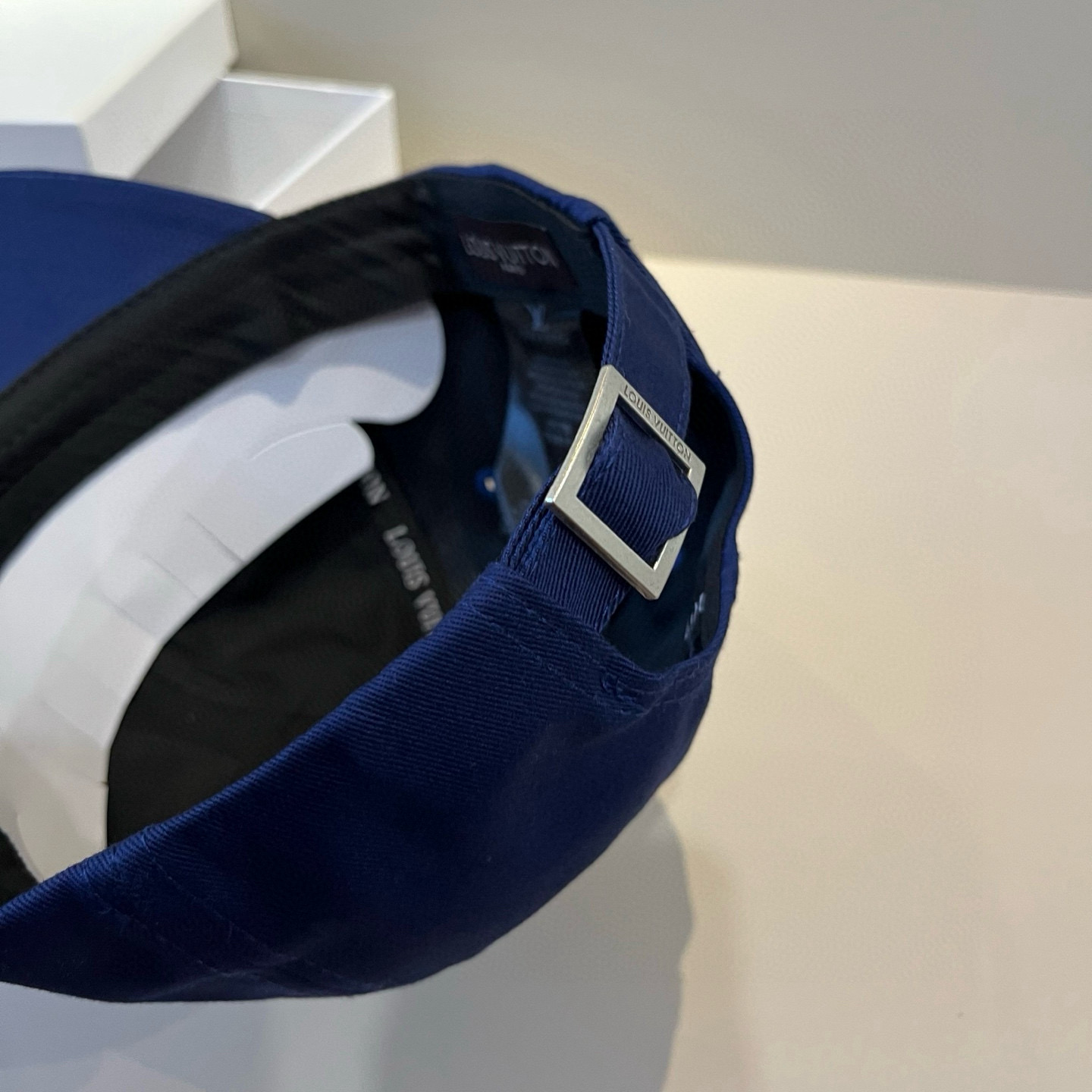 🧢路易威登棒球帽 LouisVuitton😍新款LV棒球帽，重工打造♥️高端大气，百搭款🤗男女通用！跑量