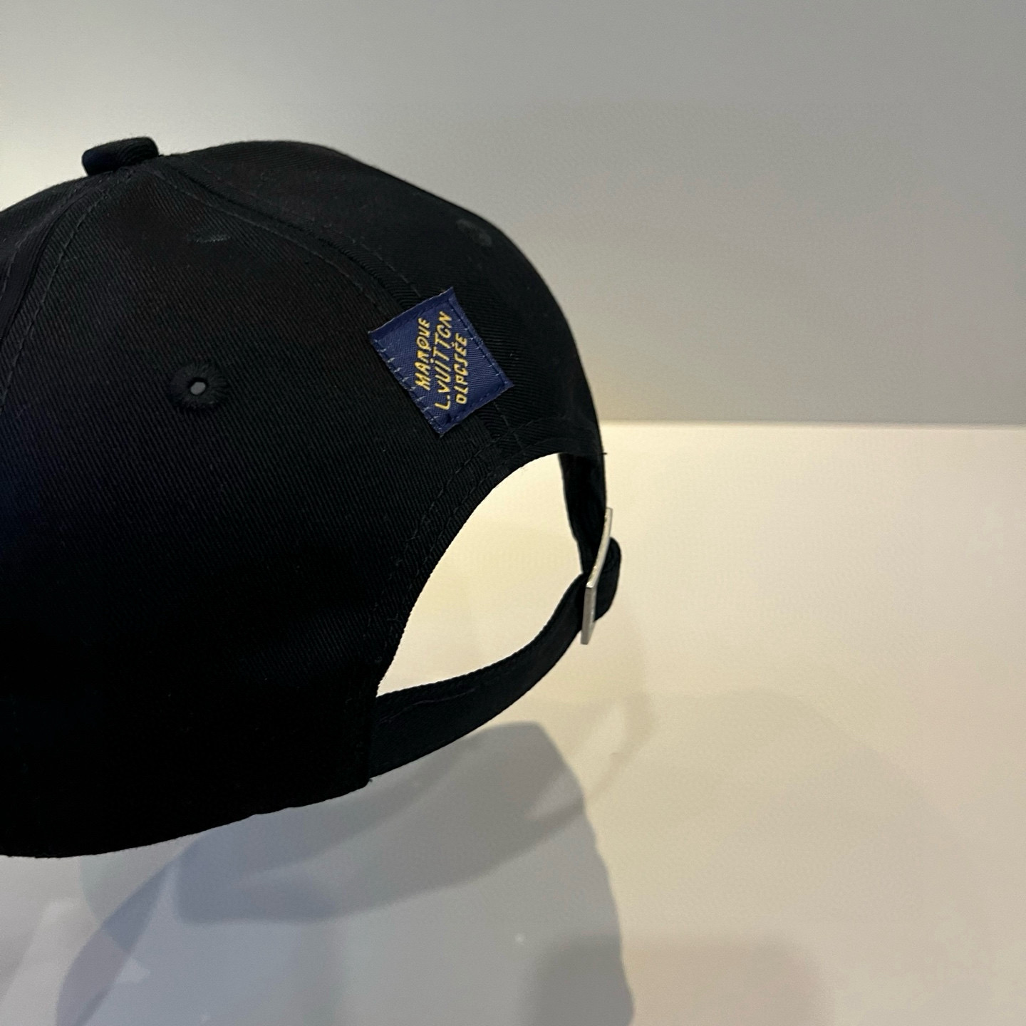 🧢路易威登棒球帽 LouisVuitton😍新款LV棒球帽，重工打造♥️高端大气，百搭款🤗男女通用！跑量