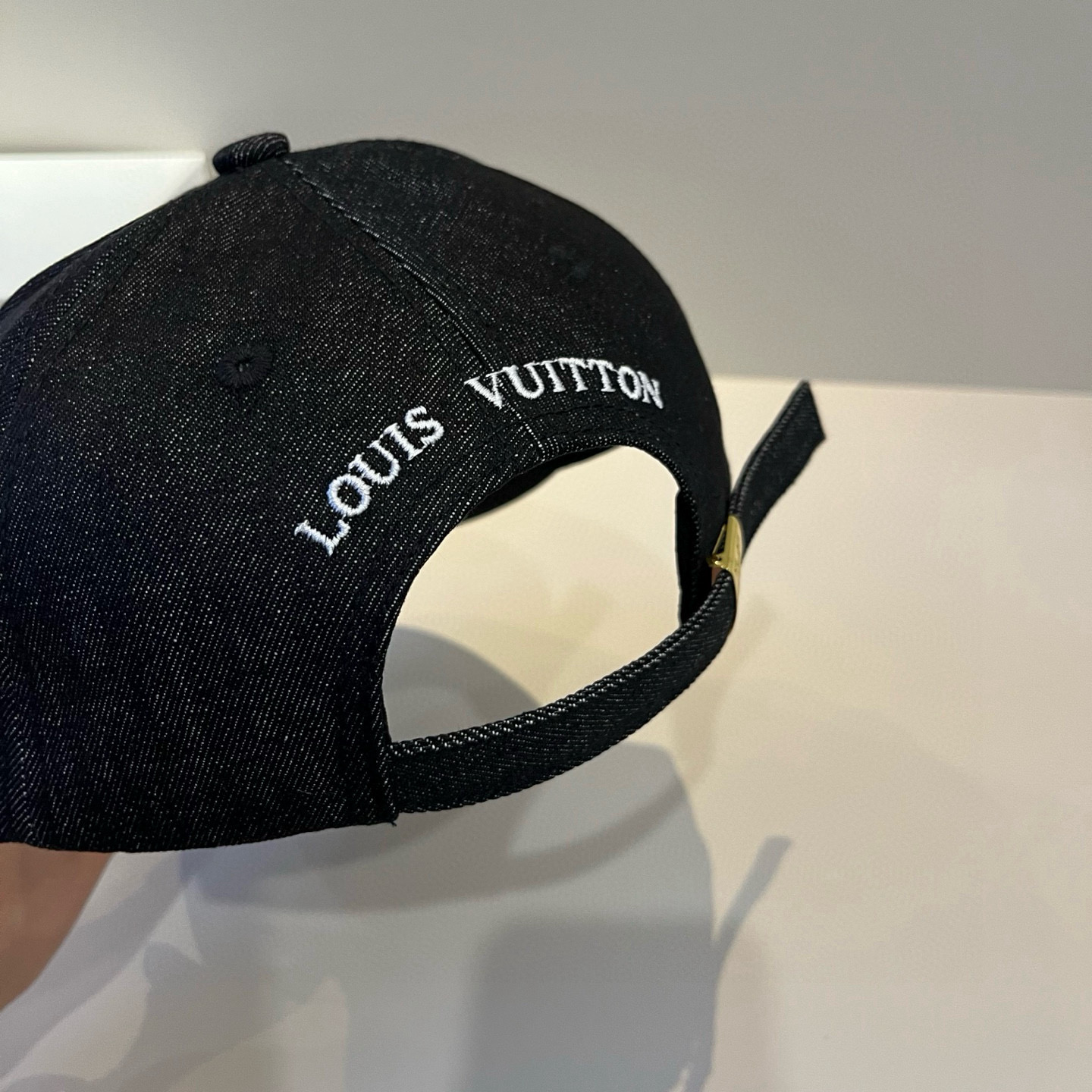 🧢路易威登棒球帽 LouisVuitton😍新款LV棒球帽，重工打造♥️高端大气，百搭款🤗男女通用！跑量