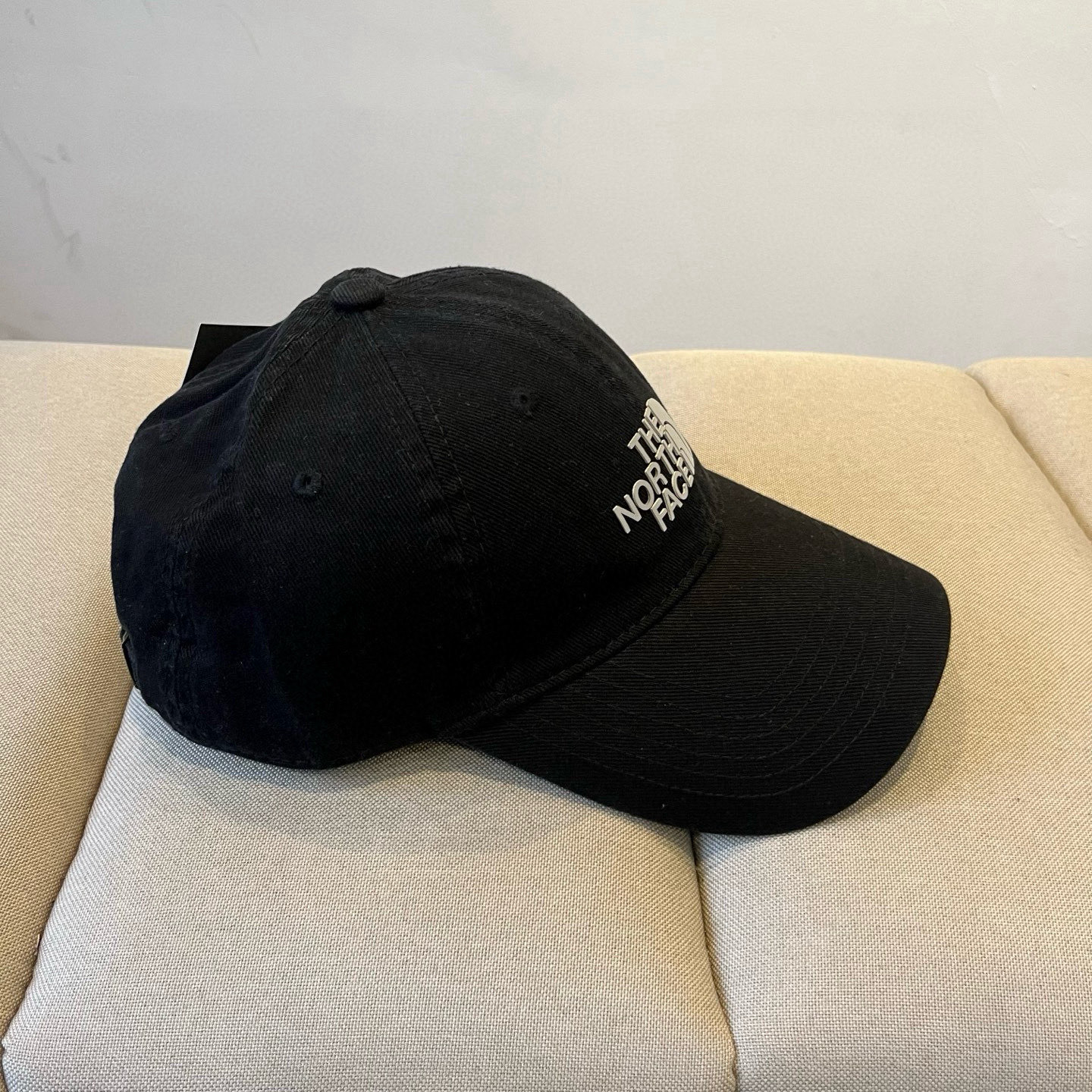 
北面♥️棒球帽🧢官网新品棒球帽，原单品质火爆来袭 🔥🎩 工艺非常精美 高档大气上档次！低调奢华，方便携