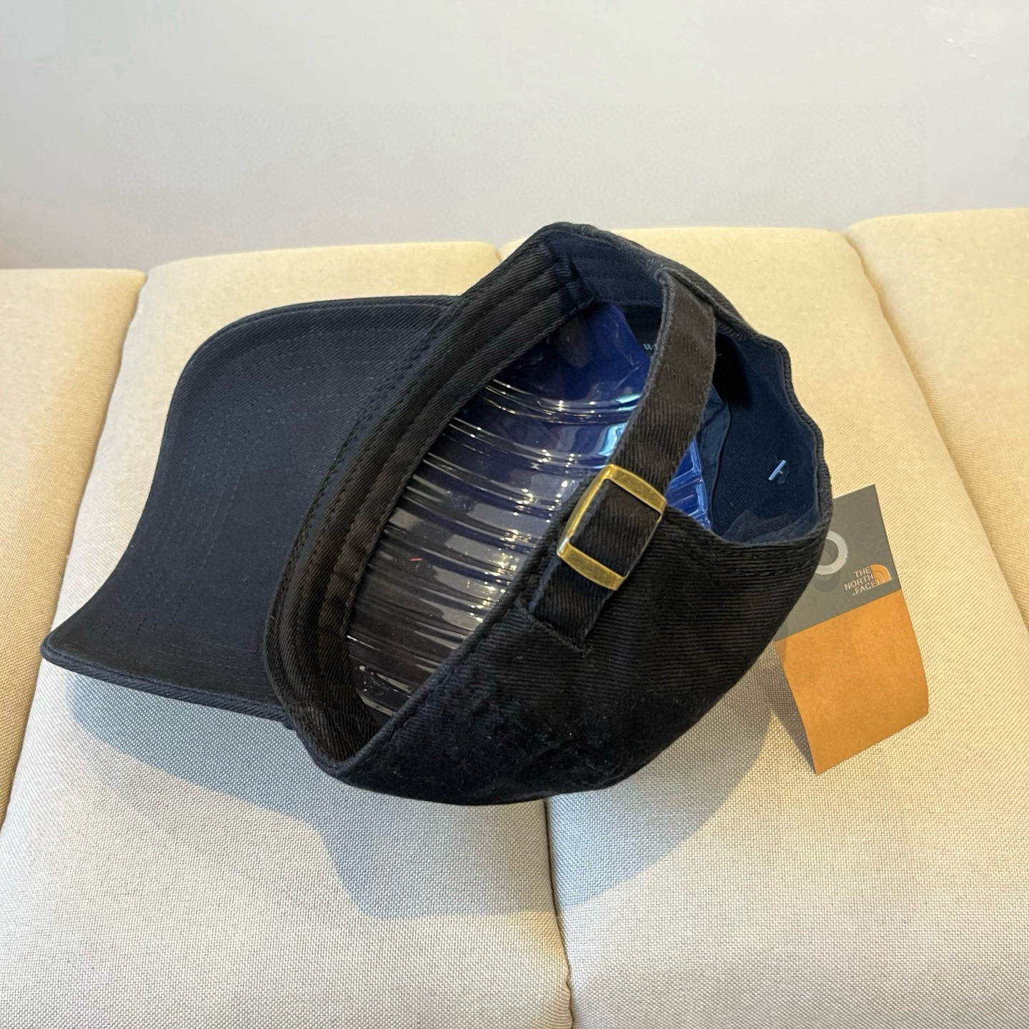 
北面♥️棒球帽🧢官网新品棒球帽，原单品质火爆来袭 🔥🎩 工艺非常精美 高档大气上档次！低调奢华，方便携