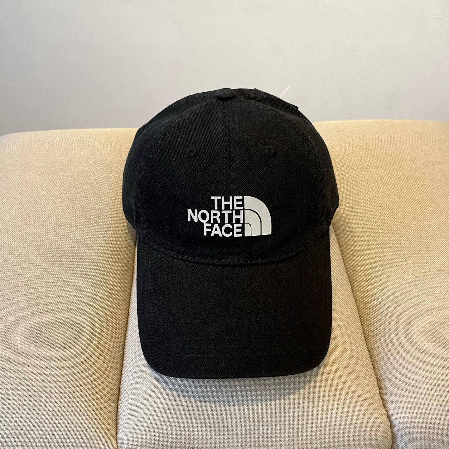 
北面♥️棒球帽🧢官网新品棒球帽，原单品质火爆来袭 🔥🎩 工艺非常精美 高档大气上档次！低调奢华，方便携