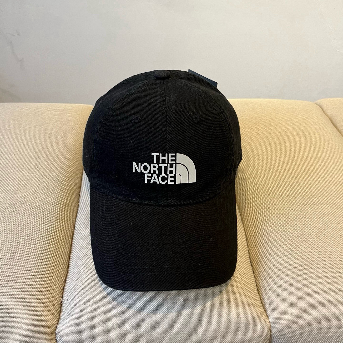 
北面♥️棒球帽🧢官网新品棒球帽，原单品质火爆来袭 🔥🎩 工艺非常精美 高档大气上档次！低调奢华，方便携