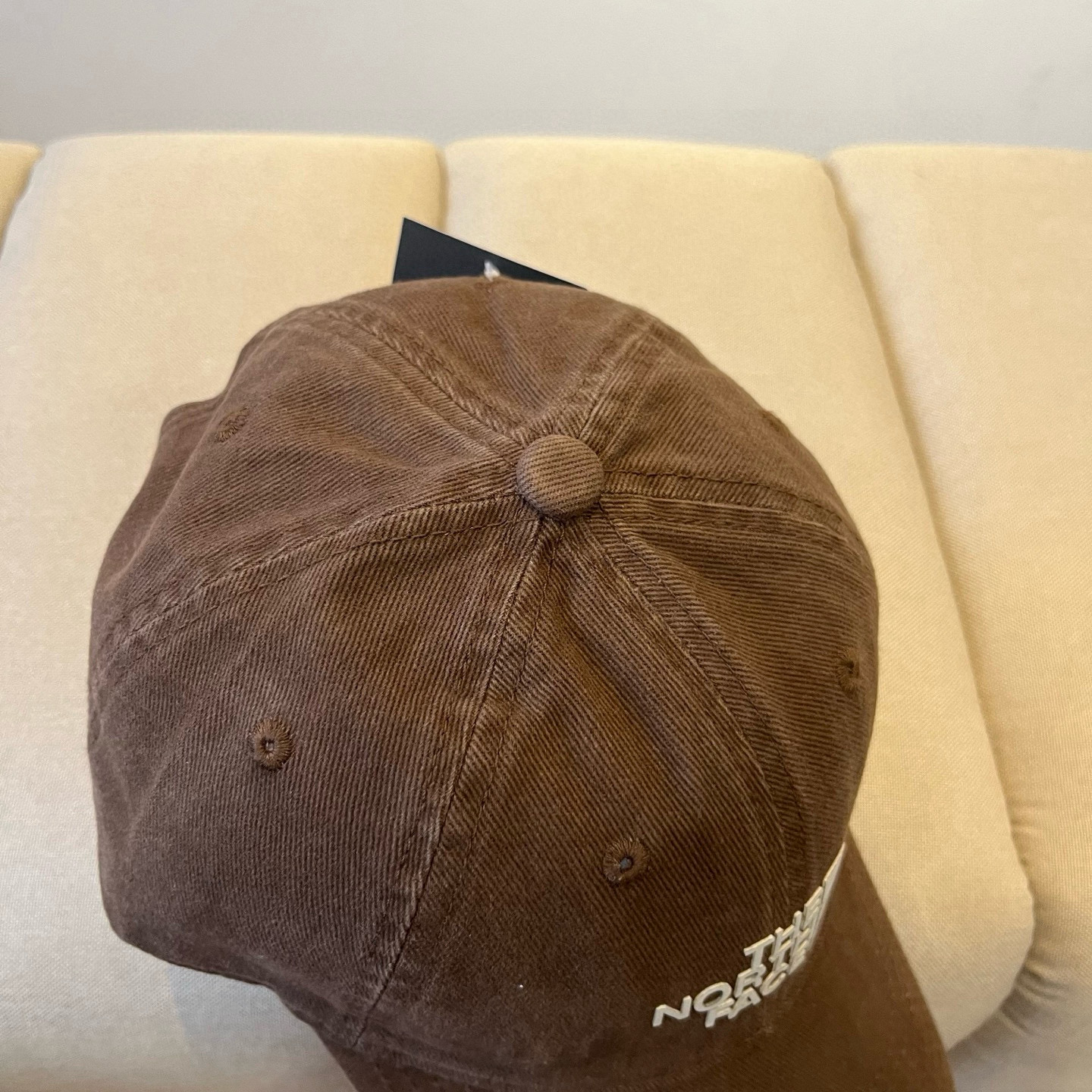 
北面♥️棒球帽🧢官网新品棒球帽，原单品质火爆来袭 🔥🎩 工艺非常精美 高档大气上档次！低调奢华，方便携