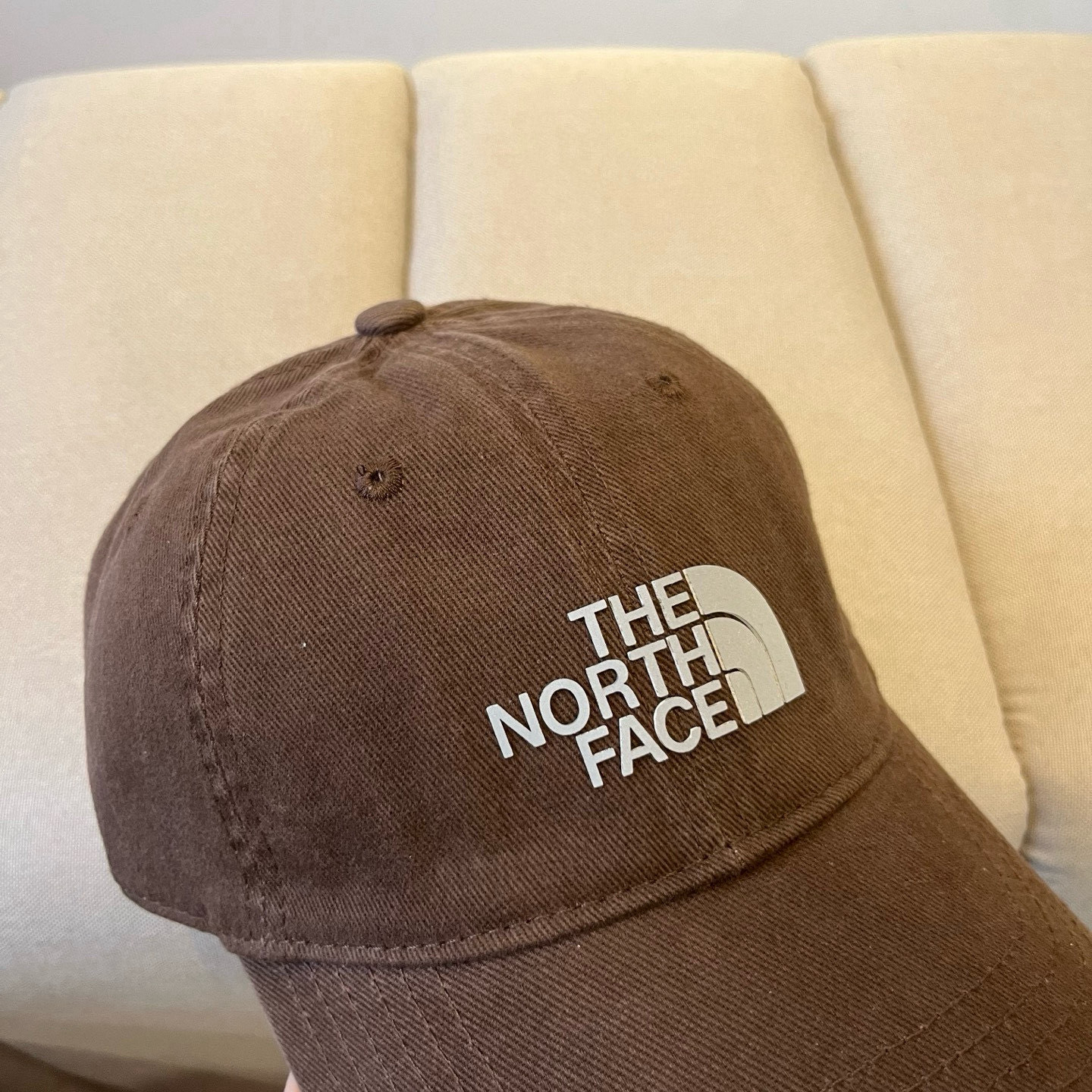 
北面♥️棒球帽🧢官网新品棒球帽，原单品质火爆来袭 🔥🎩 工艺非常精美 高档大气上档次！低调奢华，方便携