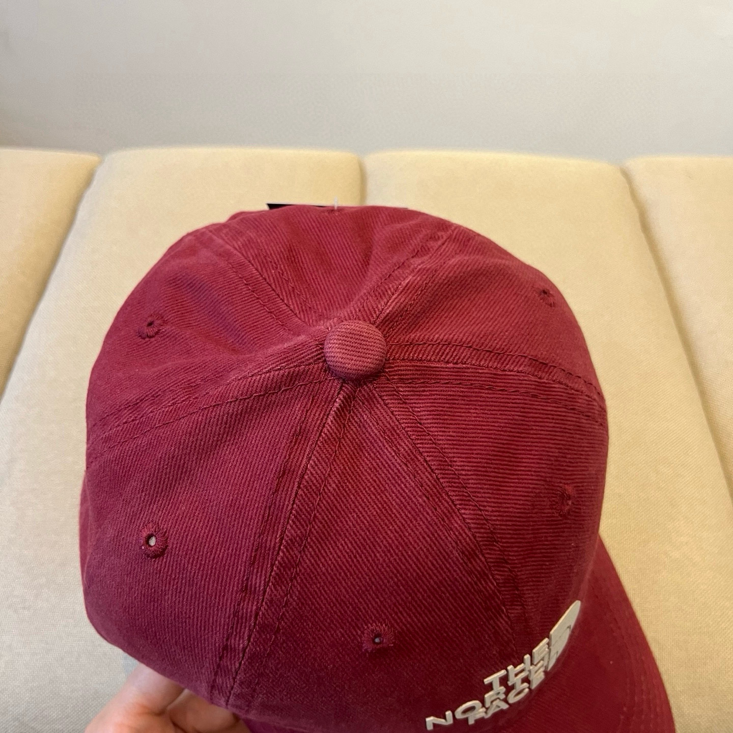 
北面♥️棒球帽🧢官网新品棒球帽，原单品质火爆来袭 🔥🎩 工艺非常精美 高档大气上档次！低调奢华，方便携