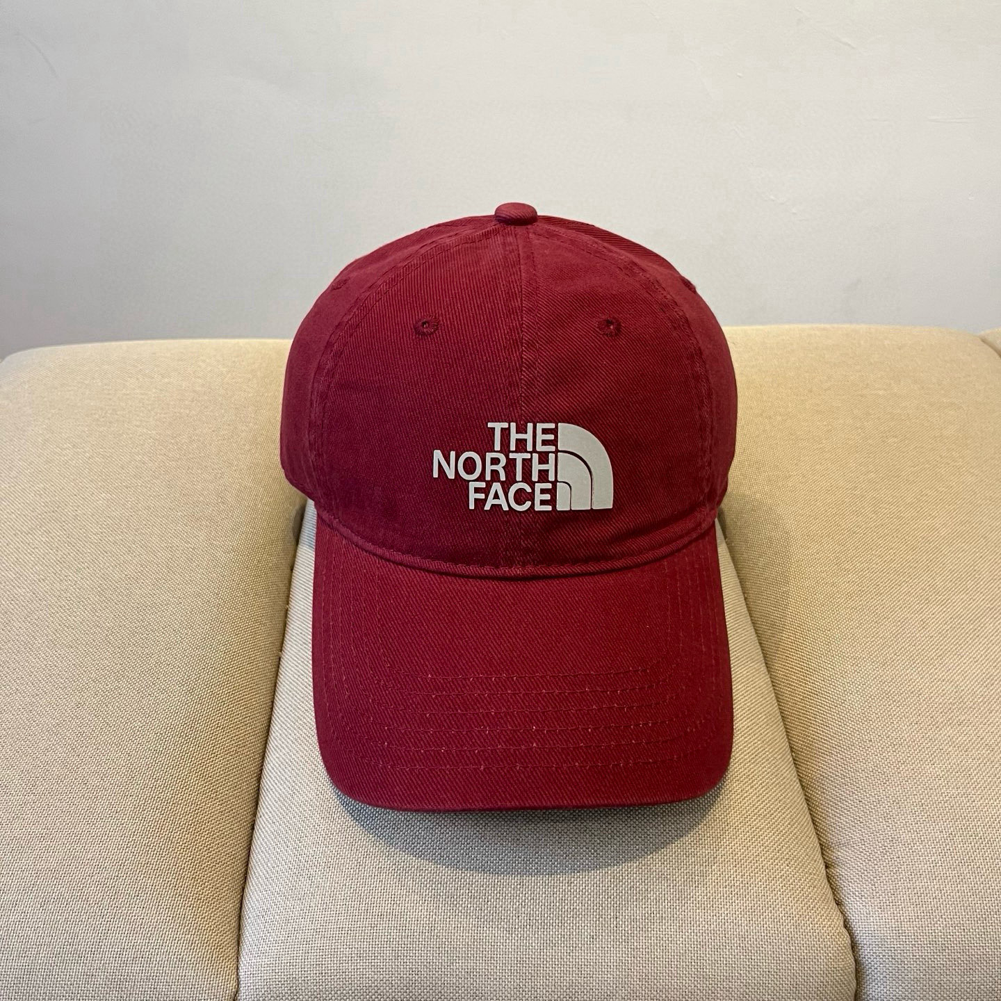 
北面♥️棒球帽🧢官网新品棒球帽，原单品质火爆来袭 🔥🎩 工艺非常精美 高档大气上档次！低调奢华，方便携