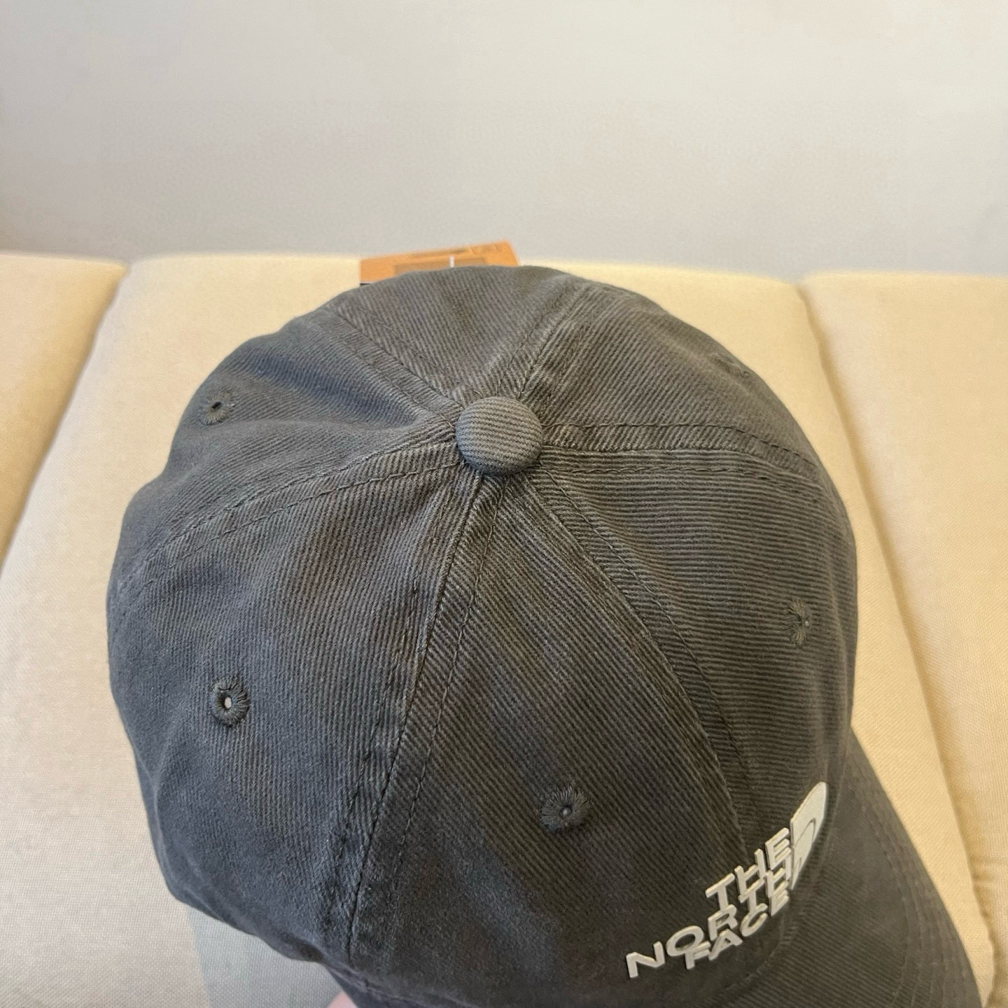 
北面♥️棒球帽🧢官网新品棒球帽，原单品质火爆来袭 🔥🎩 工艺非常精美 高档大气上档次！低调奢华，方便携