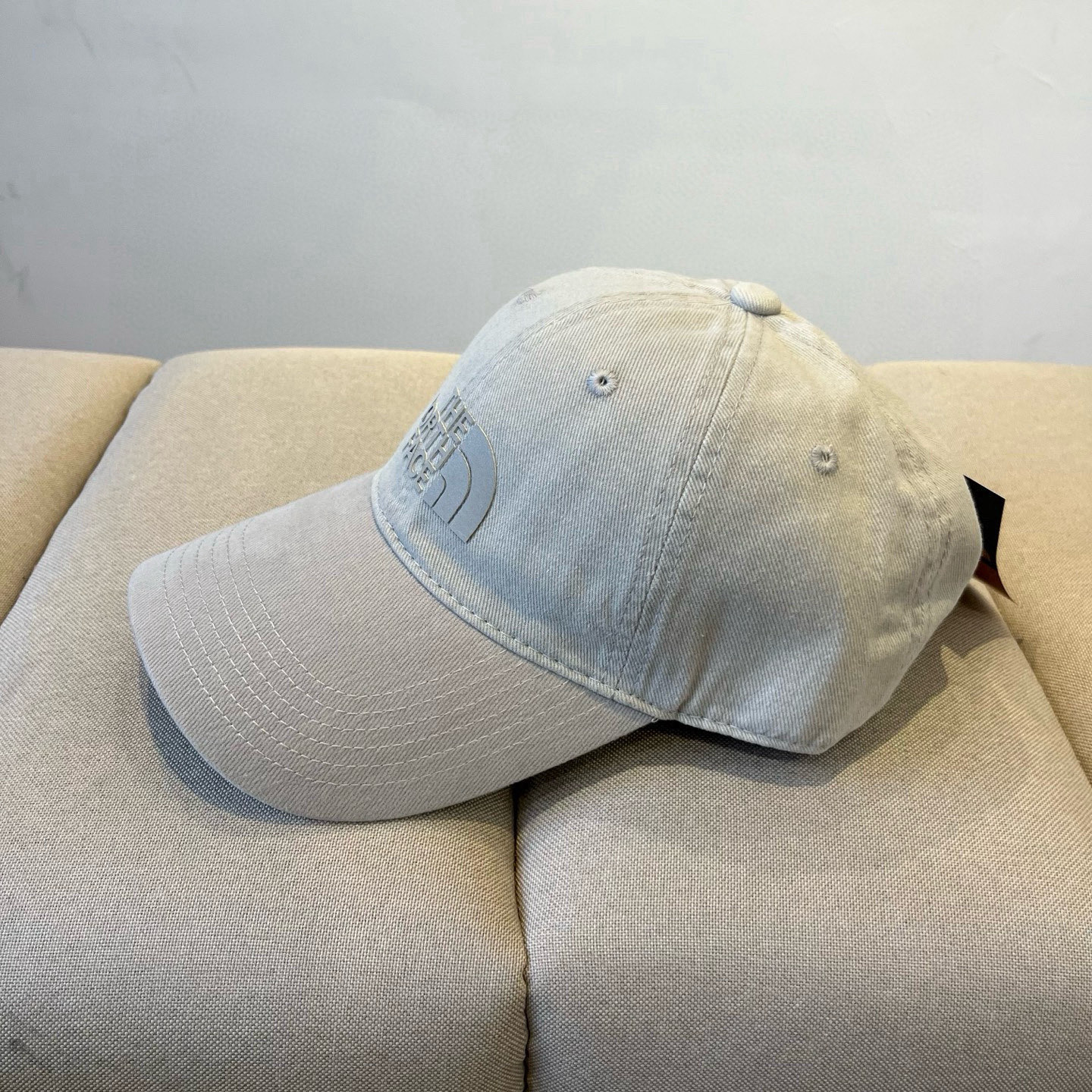 
北面♥️棒球帽🧢官网新品棒球帽，原单品质火爆来袭 🔥🎩 工艺非常精美 高档大气上档次！低调奢华，方便携