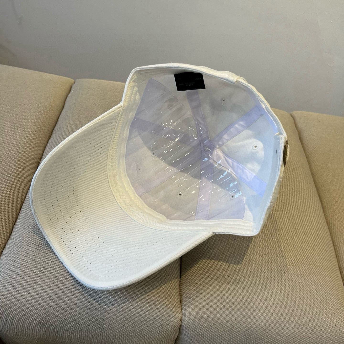 
北面♥️棒球帽🧢官网新品棒球帽，原单品质火爆来袭 🔥🎩 工艺非常精美 高档大气上档次！低调奢华，方便携