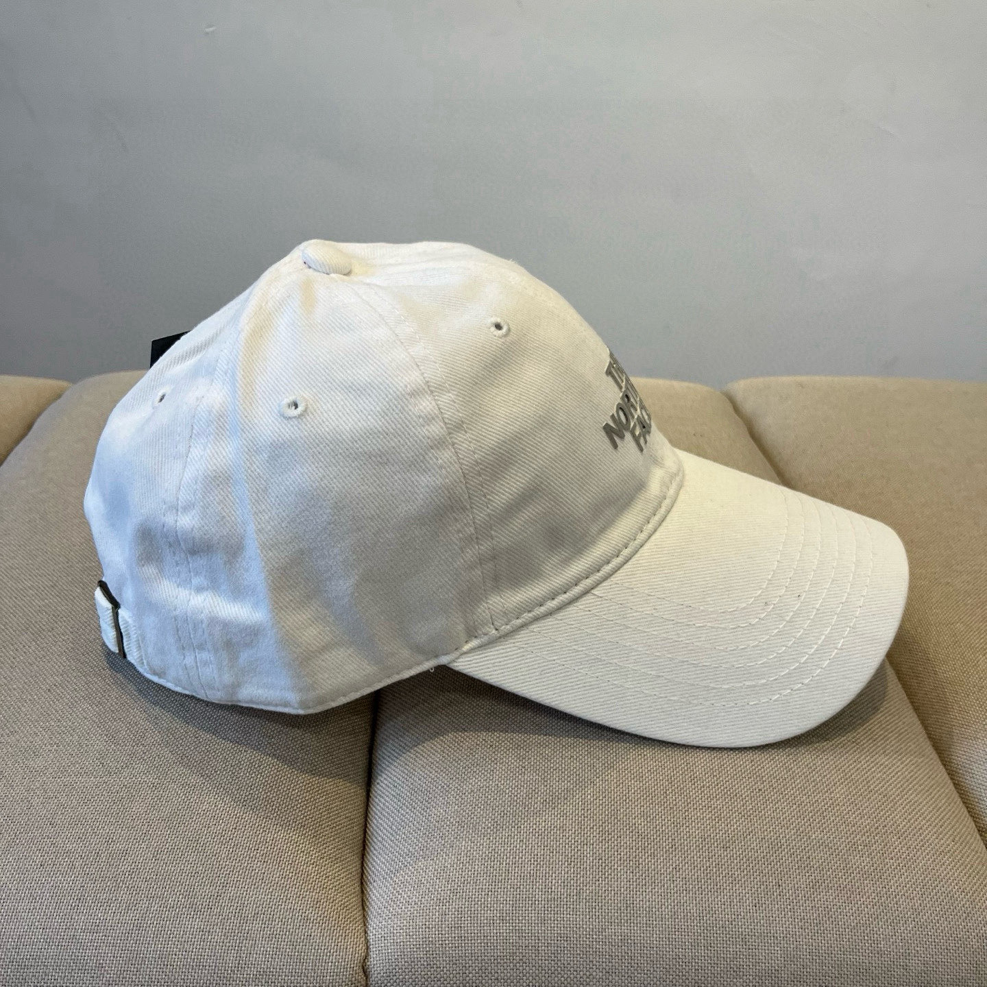 
北面♥️棒球帽🧢官网新品棒球帽，原单品质火爆来袭 🔥🎩 工艺非常精美 高档大气上档次！低调奢华，方便携