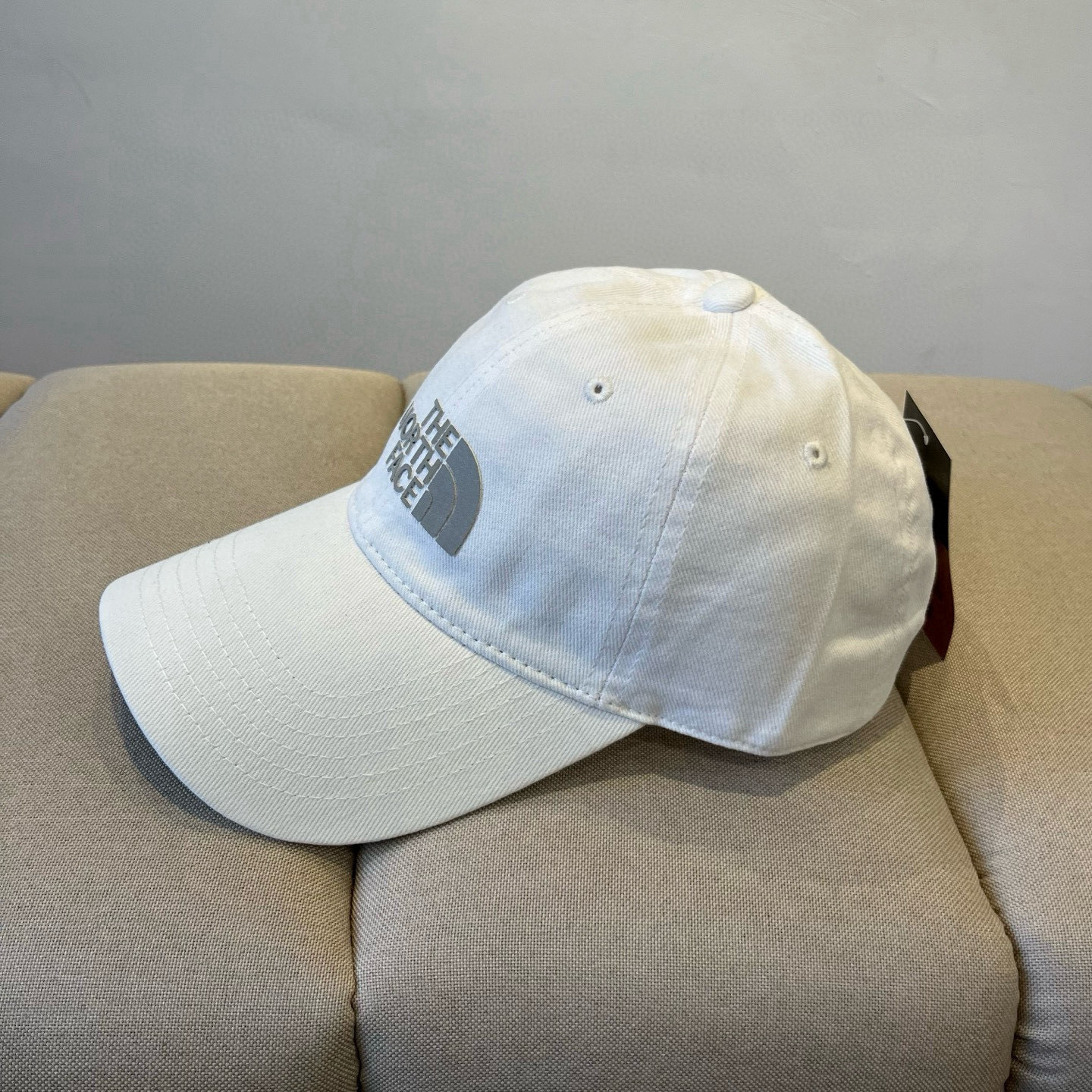 
北面♥️棒球帽🧢官网新品棒球帽，原单品质火爆来袭 🔥🎩 工艺非常精美 高档大气上档次！低调奢华，方便携