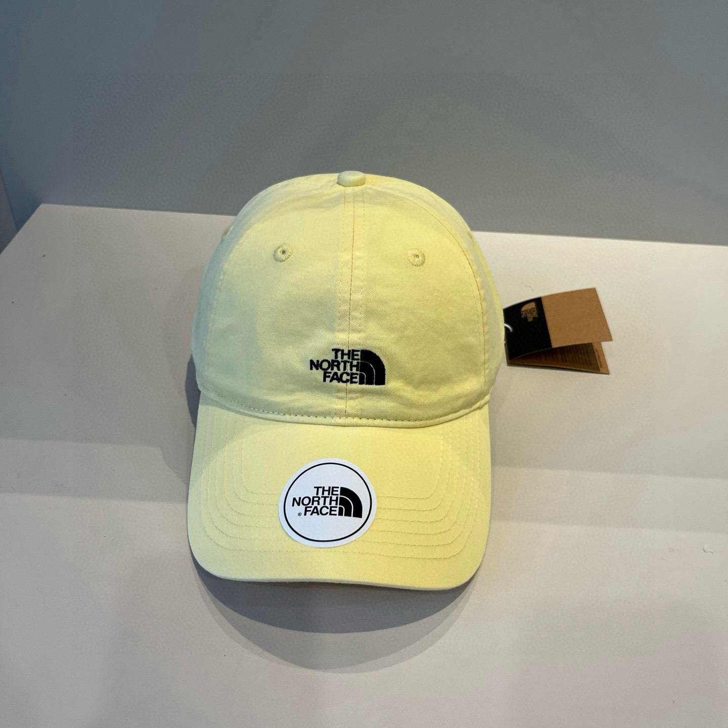
北面♥️棒球帽🧢官网新品棒球帽，原单品质火爆来袭 🔥🎩 工艺非常精美 高档大气上档次！低调奢华，方便携