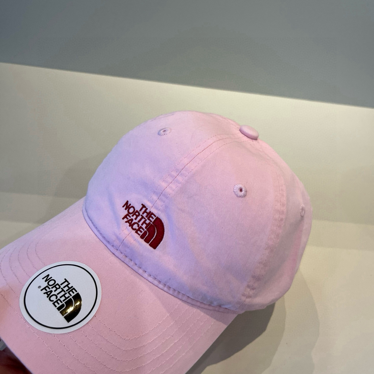 
北面♥️棒球帽🧢官网新品棒球帽，原单品质火爆来袭 🔥🎩 工艺非常精美 高档大气上档次！低调奢华，方便携
