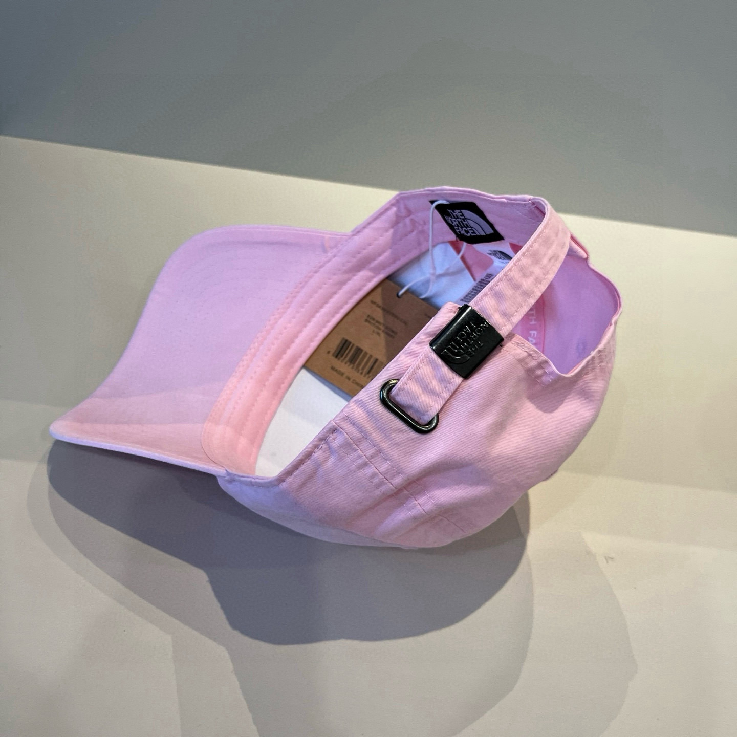 
北面♥️棒球帽🧢官网新品棒球帽，原单品质火爆来袭 🔥🎩 工艺非常精美 高档大气上档次！低调奢华，方便携