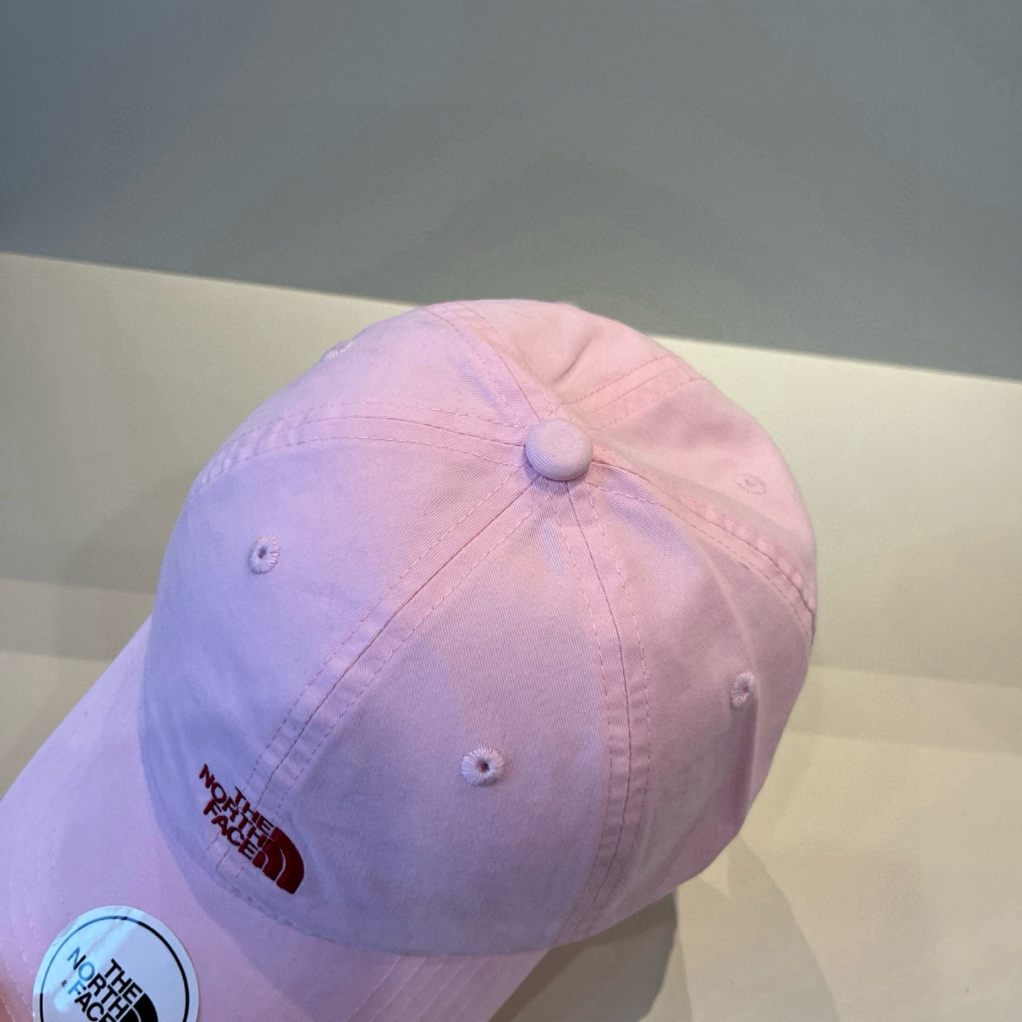 
北面♥️棒球帽🧢官网新品棒球帽，原单品质火爆来袭 🔥🎩 工艺非常精美 高档大气上档次！低调奢华，方便携