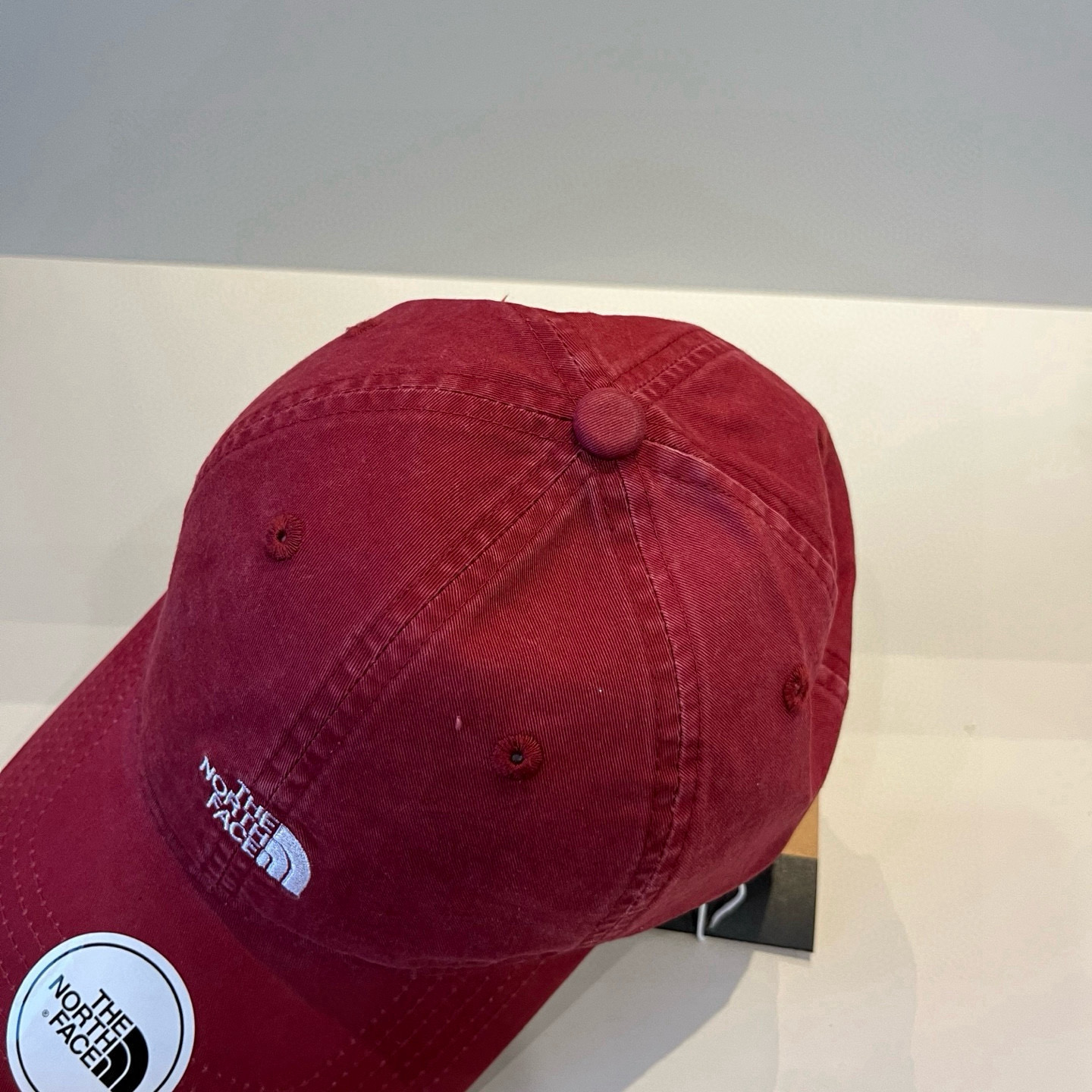 
北面♥️棒球帽🧢官网新品棒球帽，原单品质火爆来袭 🔥🎩 工艺非常精美 高档大气上档次！低调奢华，方便携