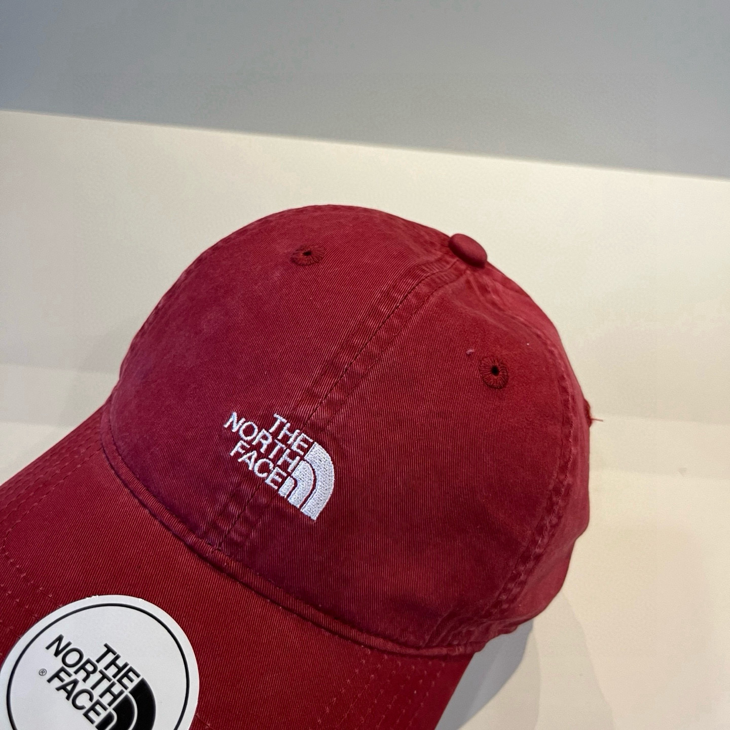 
北面♥️棒球帽🧢官网新品棒球帽，原单品质火爆来袭 🔥🎩 工艺非常精美 高档大气上档次！低调奢华，方便携