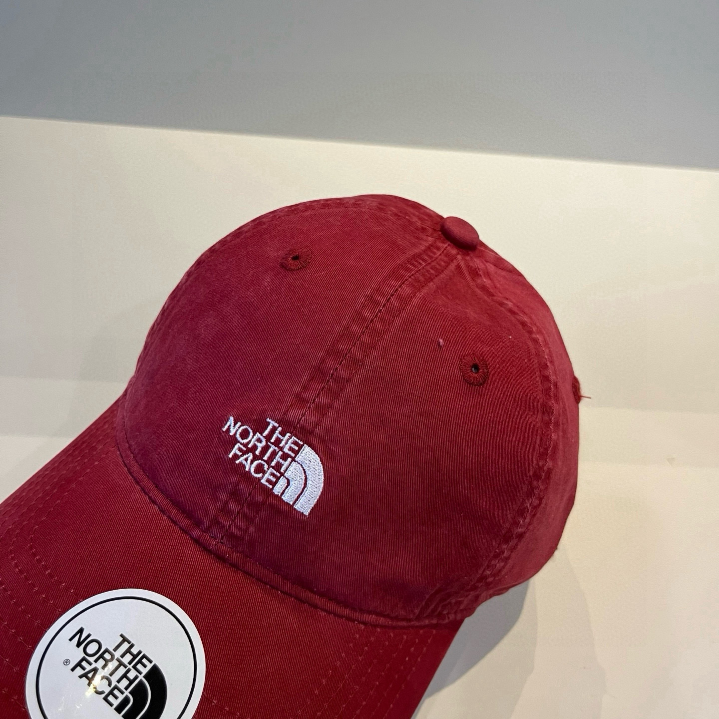 
北面♥️棒球帽🧢官网新品棒球帽，原单品质火爆来袭 🔥🎩 工艺非常精美 高档大气上档次！低调奢华，方便携