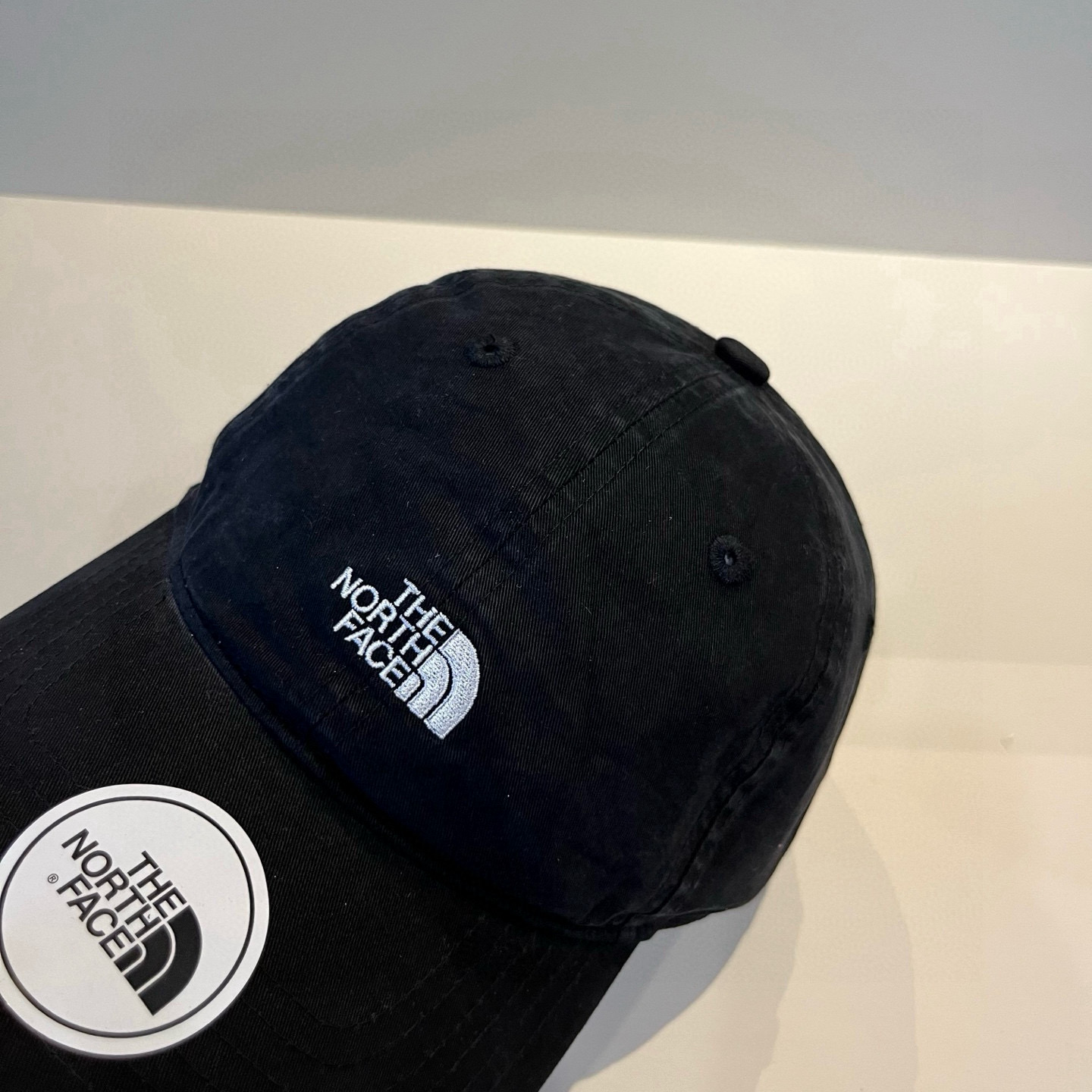 
北面♥️棒球帽🧢官网新品棒球帽，原单品质火爆来袭 🔥🎩 工艺非常精美 高档大气上档次！低调奢华，方便携