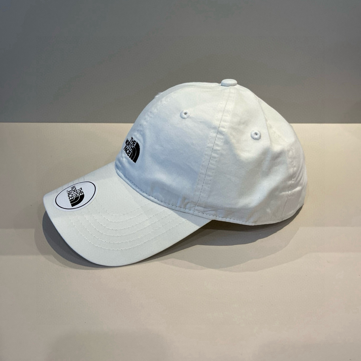 
北面♥️棒球帽🧢官网新品棒球帽，原单品质火爆来袭 🔥🎩 工艺非常精美 高档大气上档次！低调奢华，方便携