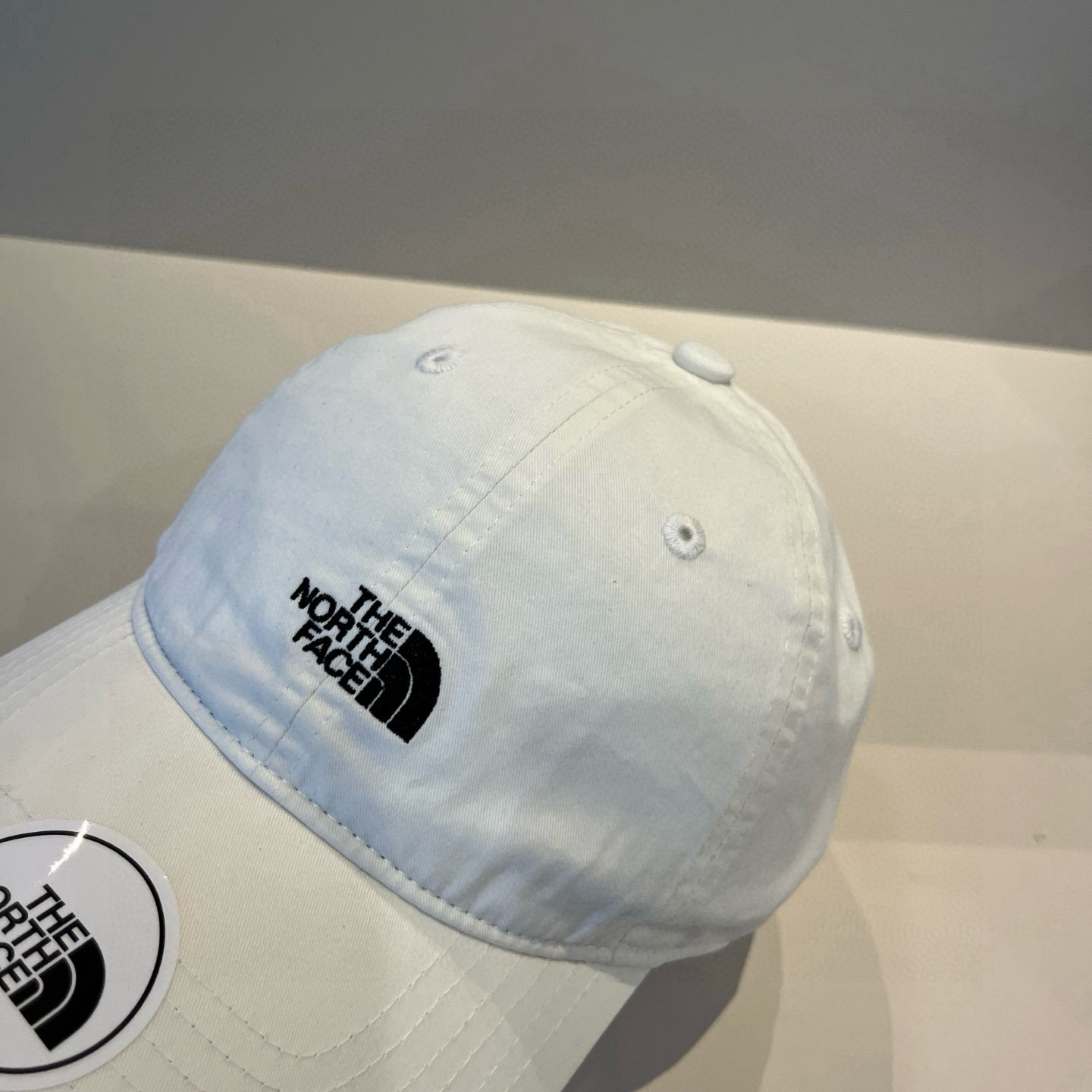 
北面♥️棒球帽🧢官网新品棒球帽，原单品质火爆来袭 🔥🎩 工艺非常精美 高档大气上档次！低调奢华，方便携