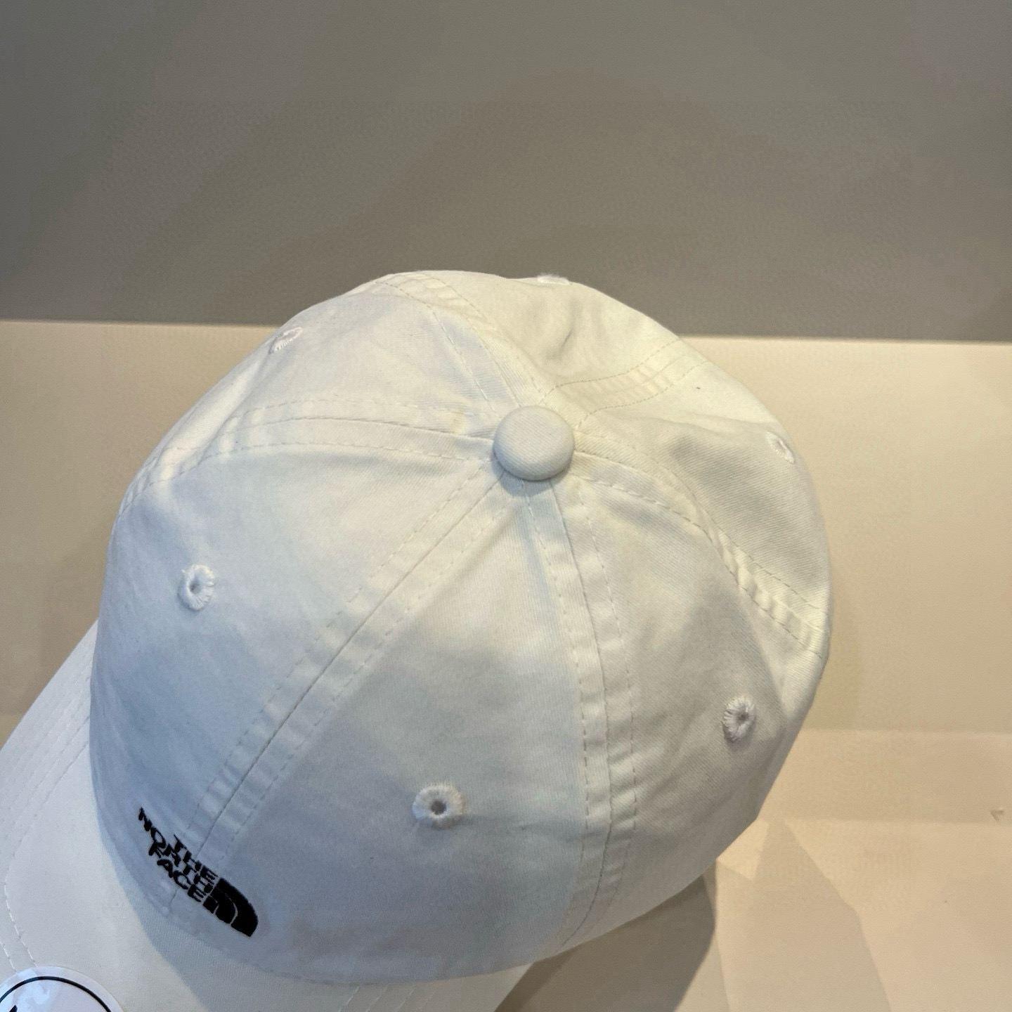 
北面♥️棒球帽🧢官网新品棒球帽，原单品质火爆来袭 🔥🎩 工艺非常精美 高档大气上档次！低调奢华，方便携