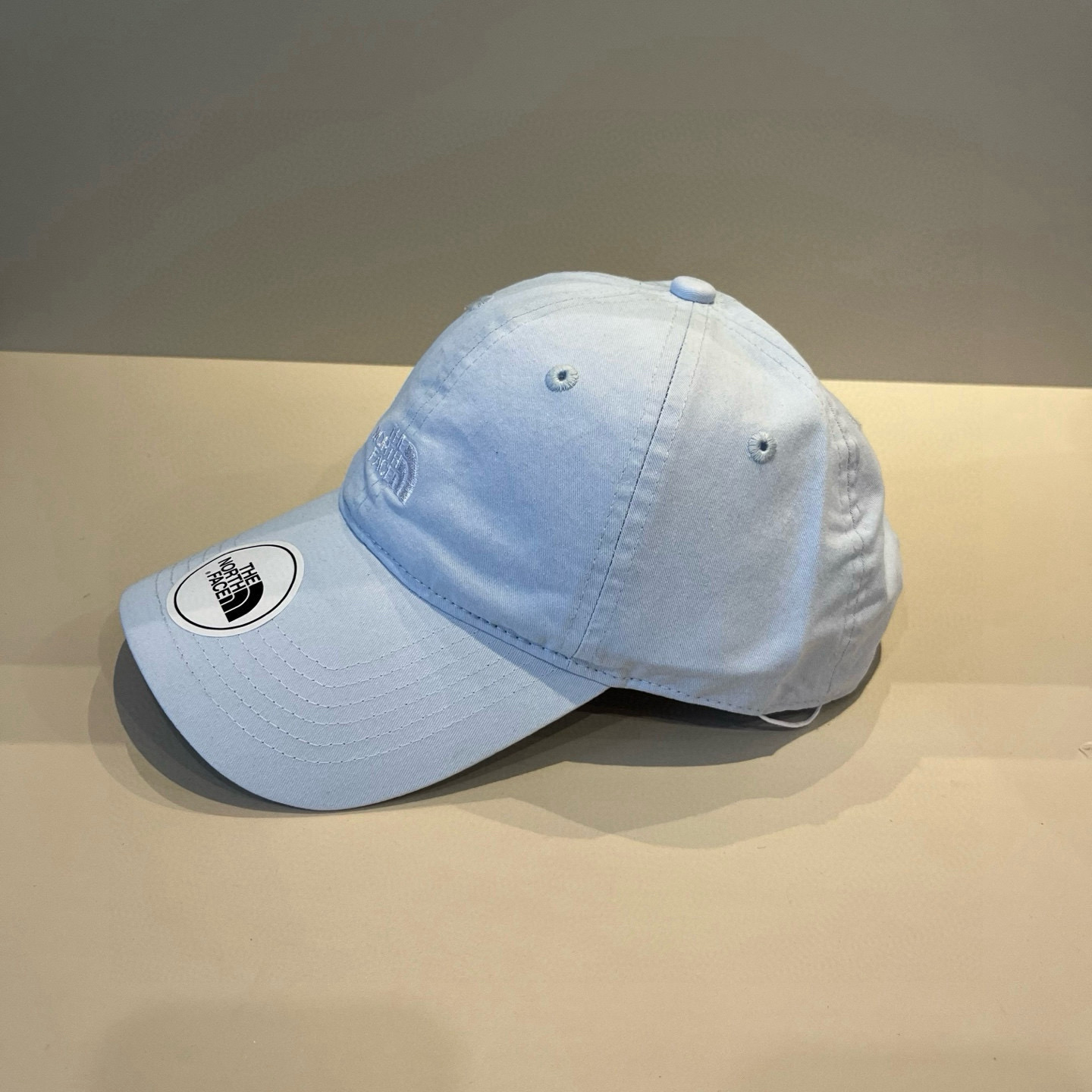 
北面♥️棒球帽🧢官网新品棒球帽，原单品质火爆来袭 🔥🎩 工艺非常精美 高档大气上档次！低调奢华，方便携