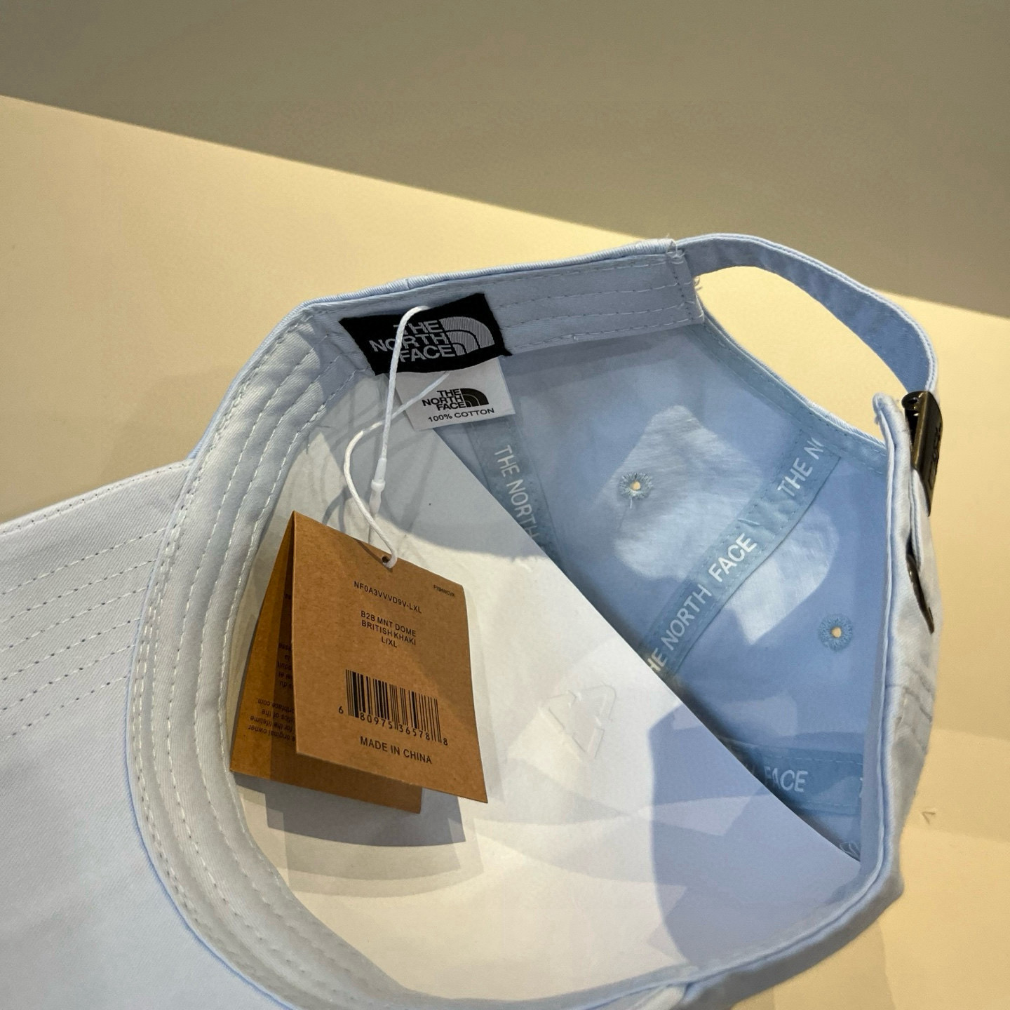 
北面♥️棒球帽🧢官网新品棒球帽，原单品质火爆来袭 🔥🎩 工艺非常精美 高档大气上档次！低调奢华，方便携