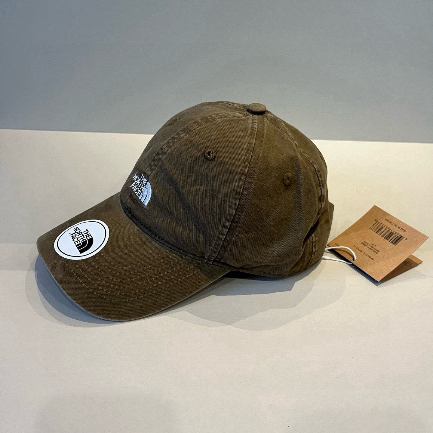 
北面♥️棒球帽🧢官网新品棒球帽，原单品质火爆来袭 🔥🎩 工艺非常精美 高档大气上档次！低调奢华，方便携