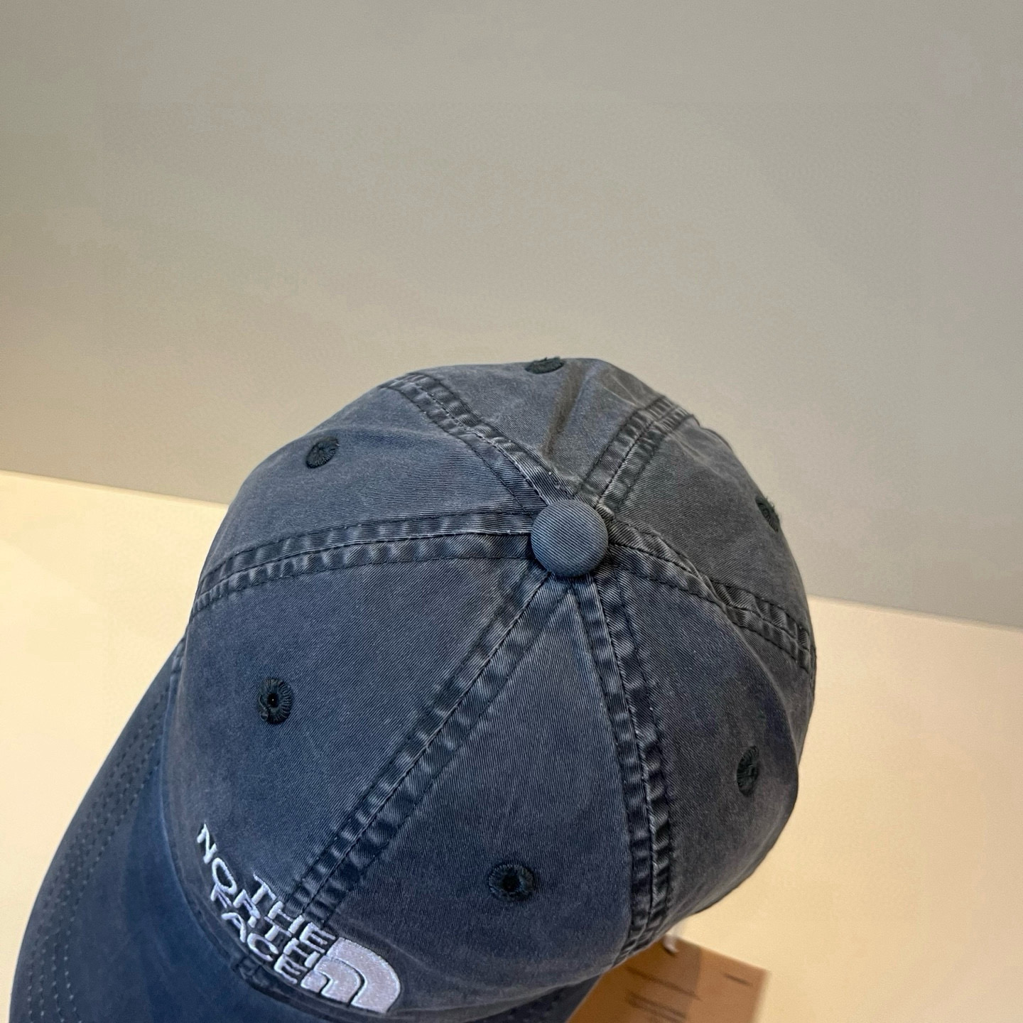 
北面♥️棒球帽🧢官网新品棒球帽，原单品质火爆来袭 🔥🎩 工艺非常精美 高档大气上档次！低调奢华，方便携